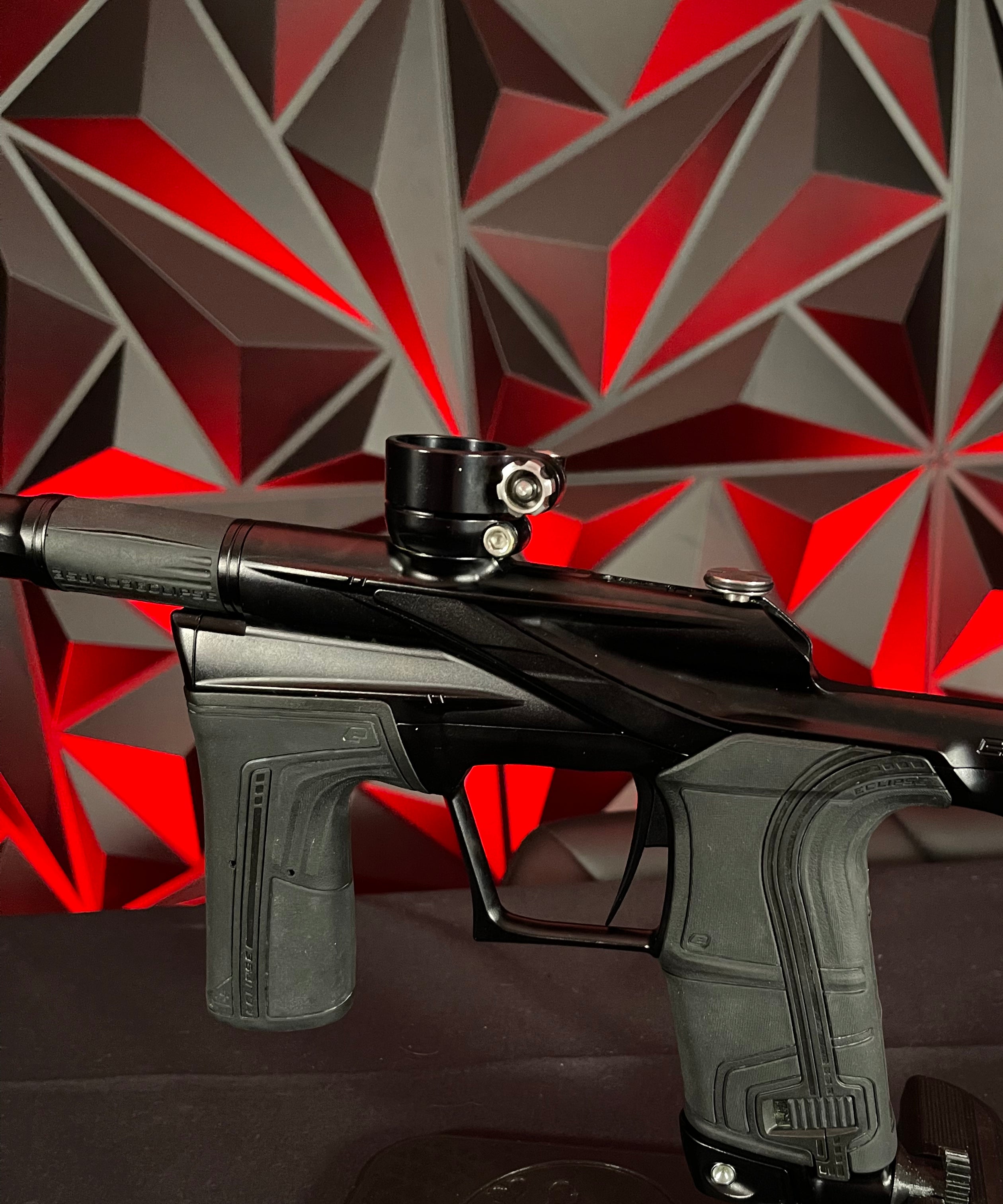 Used Planet Eclipse LV2 Paintball Gun - Midnight w/ 2 s63 Barrel Inserts