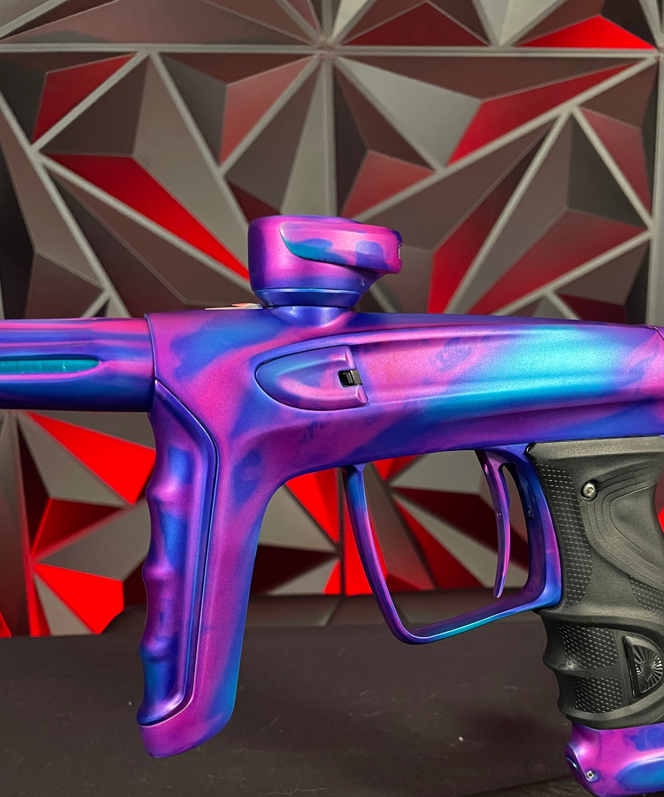 Used DLX Luxe TM40 Paintball Gun - LE Pink Smear