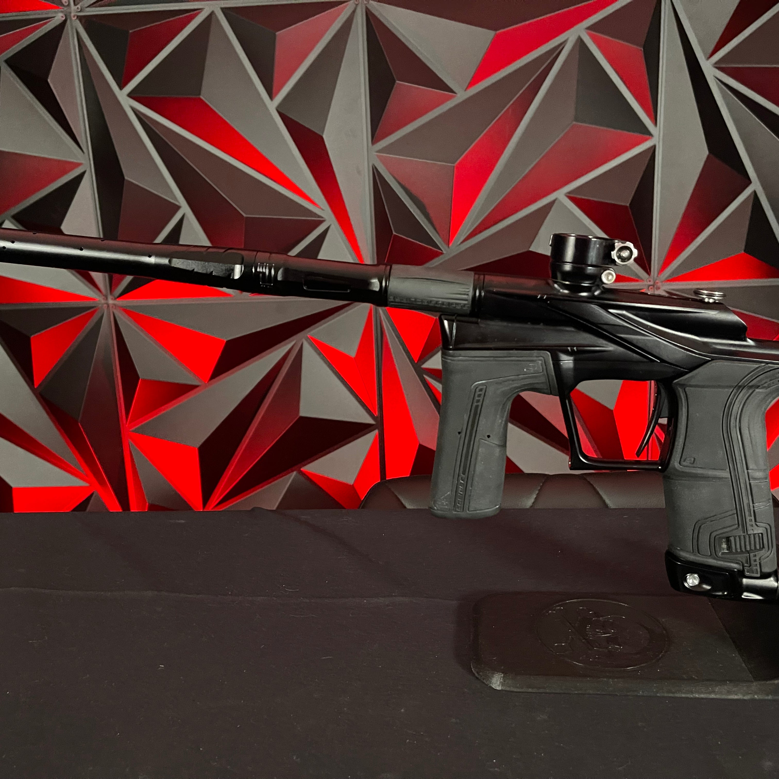 Used Planet Eclipse LV2 Paintball Gun - Midnight w/ 2 s63 Barrel Inserts