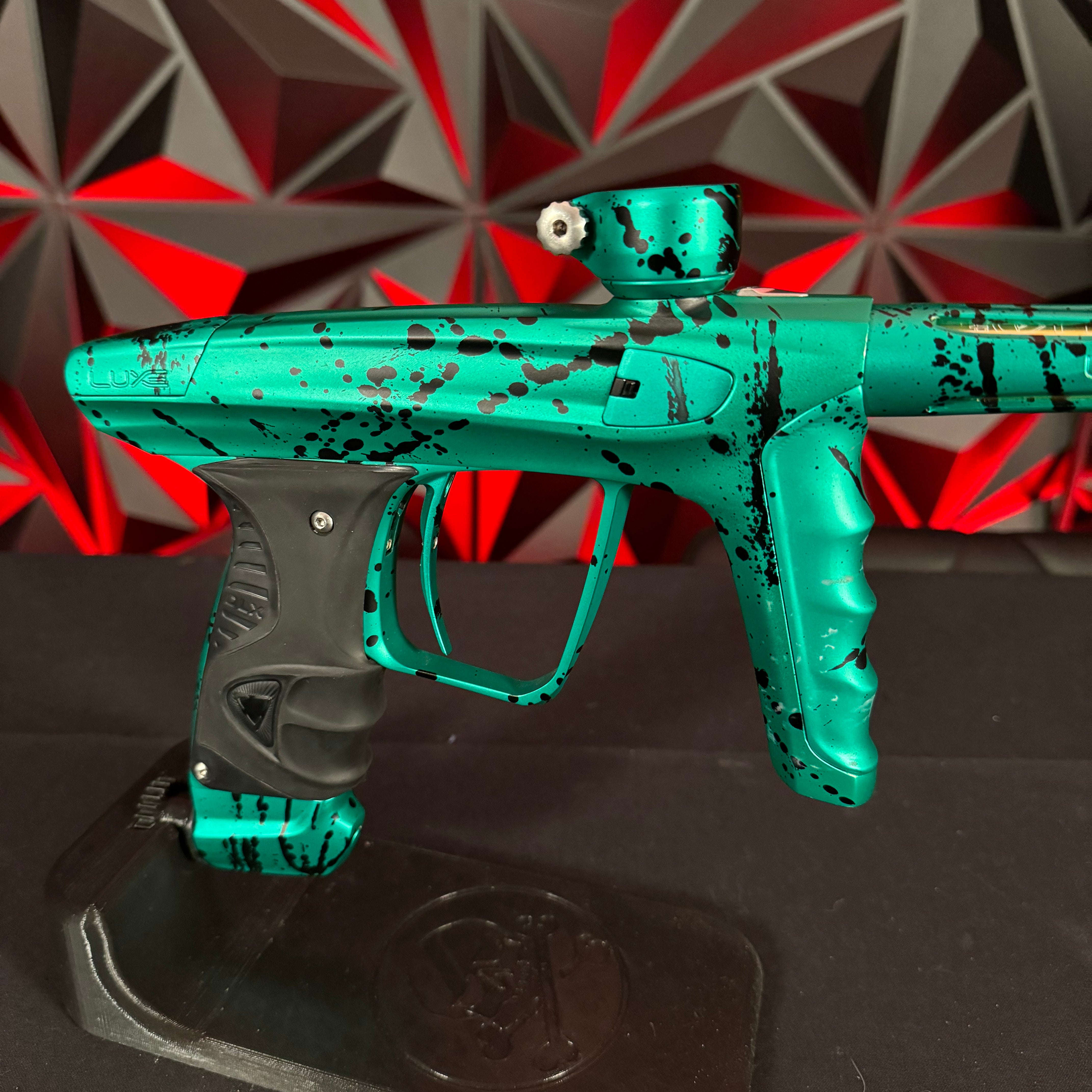 Used DLX Luxe X Paintball Gun - Green Splash