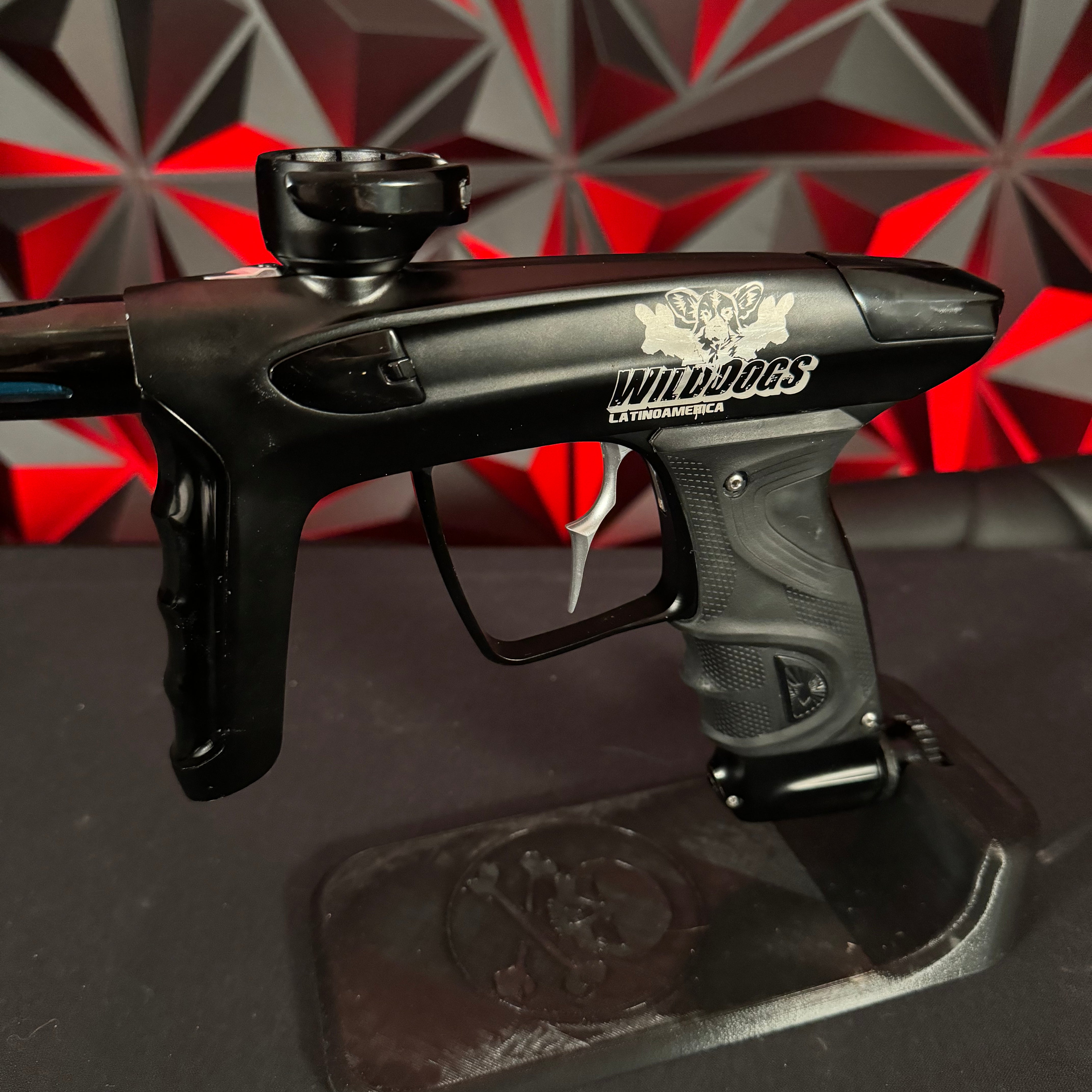 Used DLX TM40 Paintball Gun - LE Wilddogs
