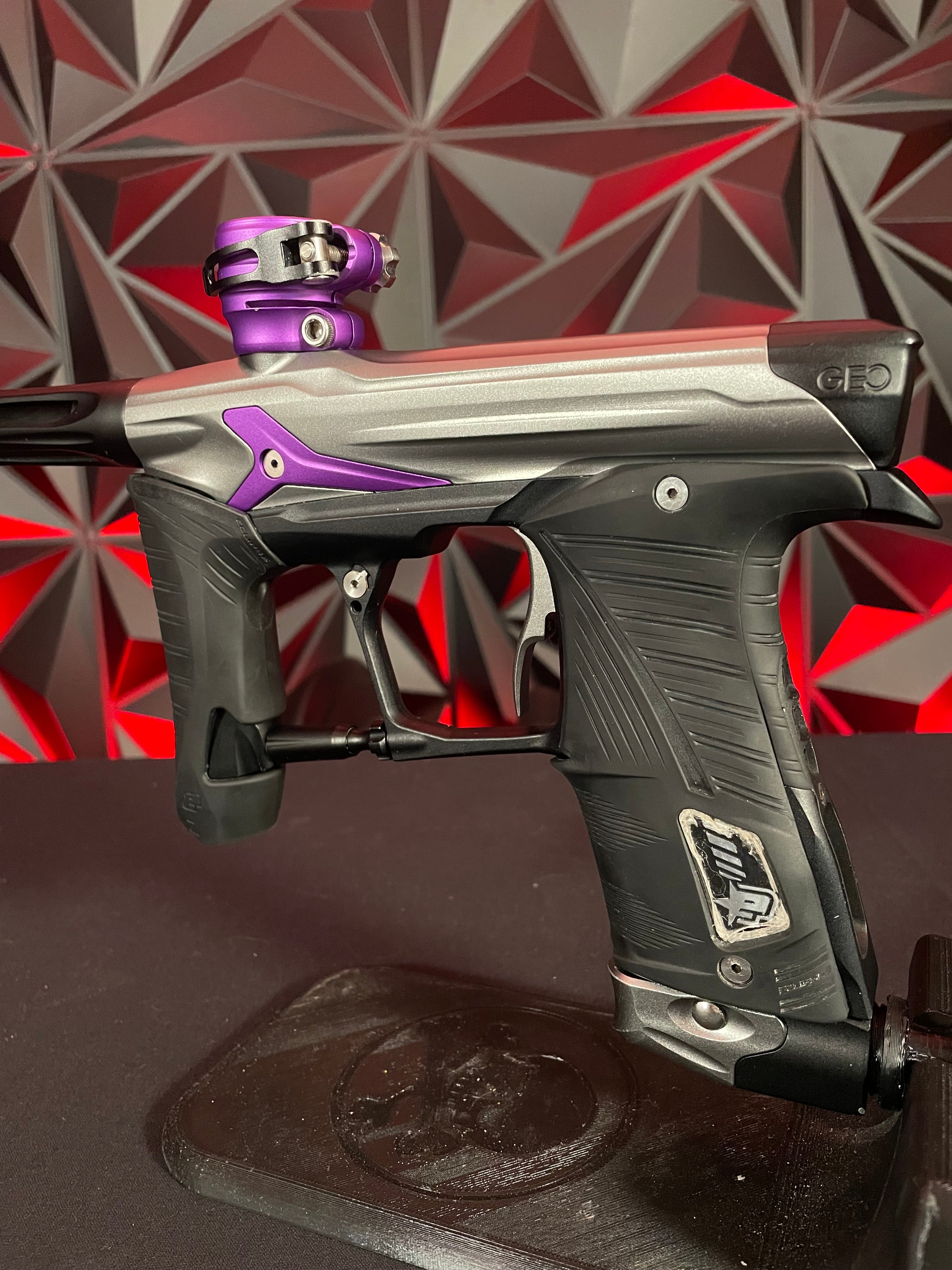Used Planet Eclipse Geo 3.5 Paintball Gun - Pewter/Purple w/IV Core