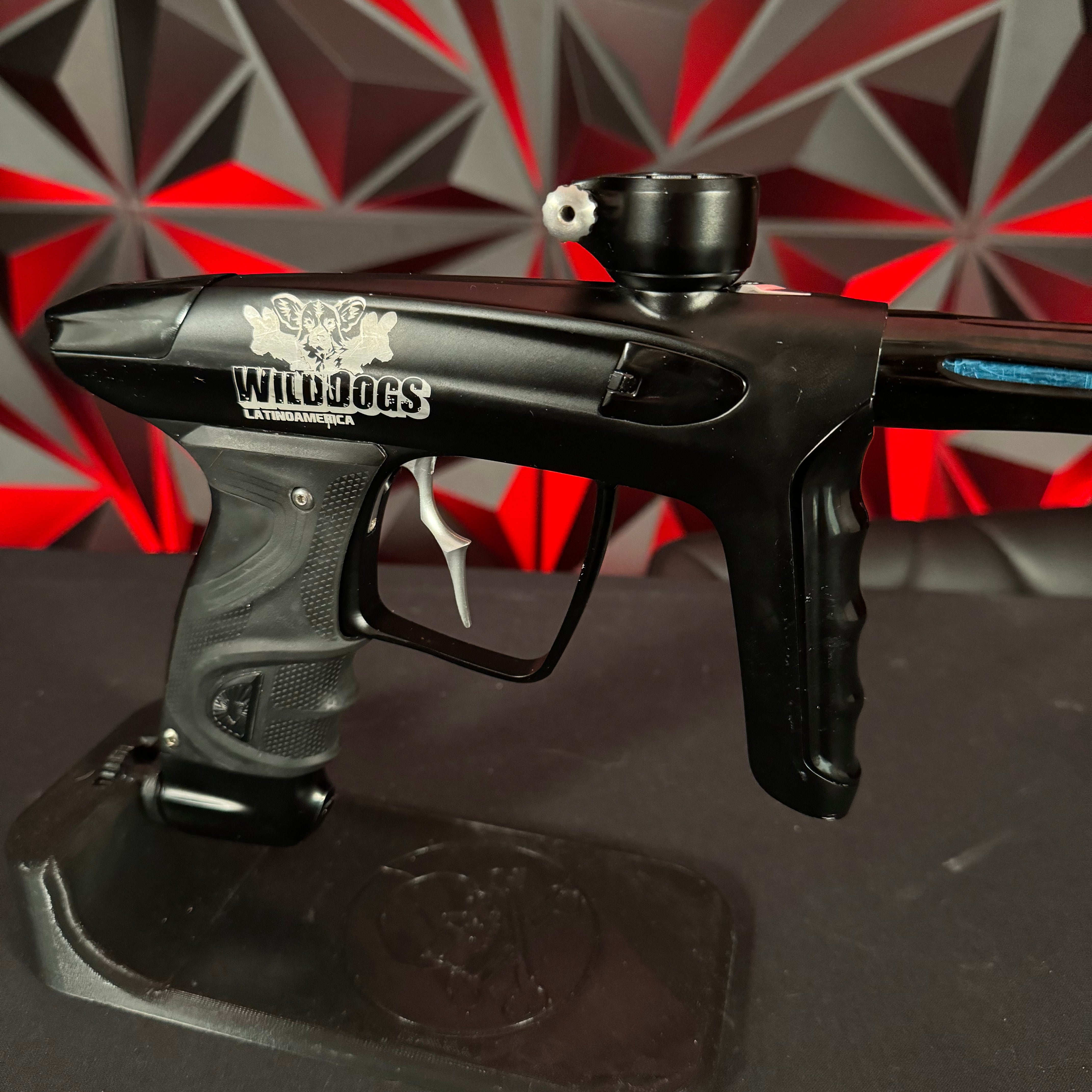 Used DLX TM40 Paintball Gun - LE Wilddogs