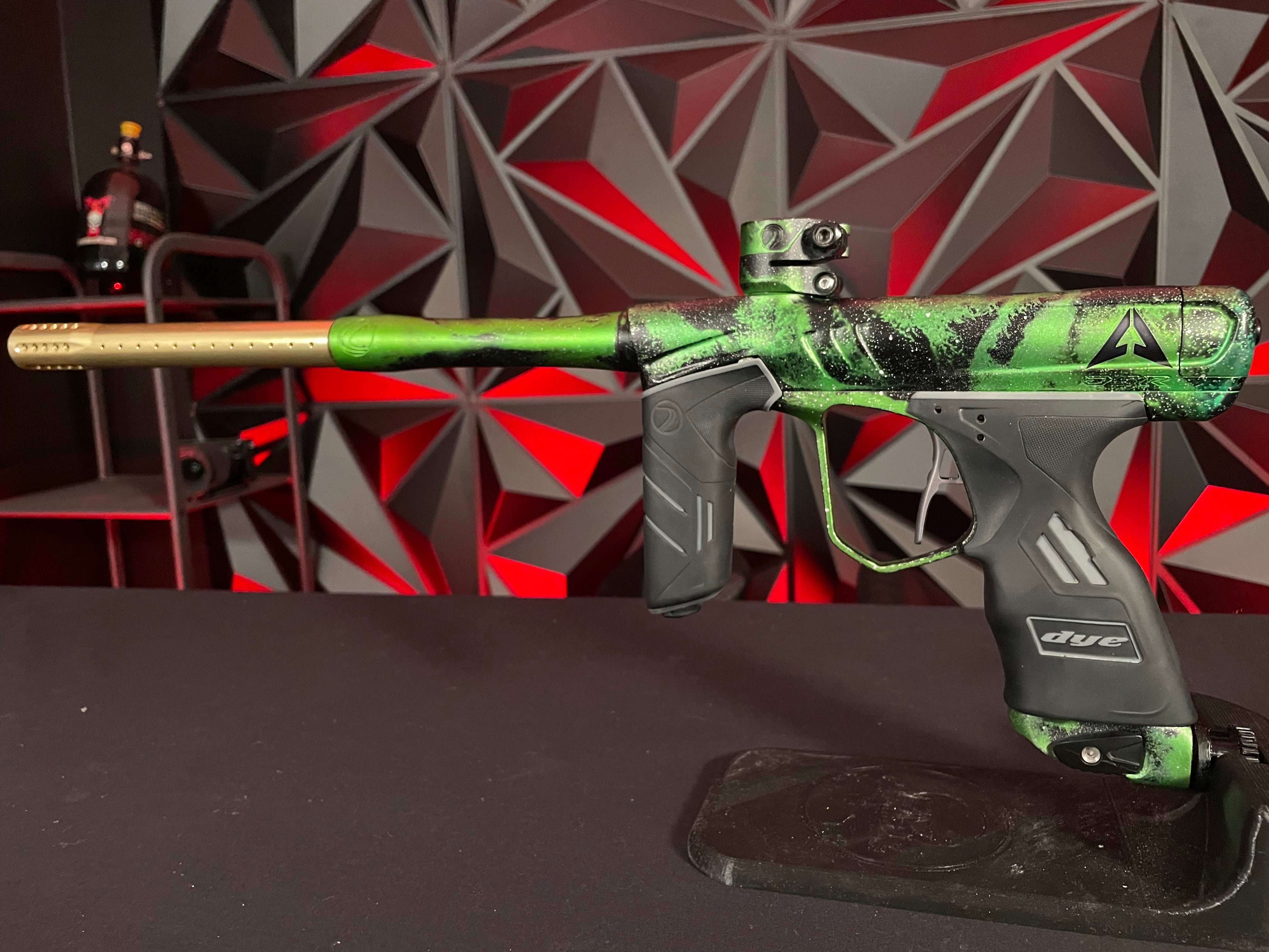 Used Dye DSR+ Paintball Marker - LE LVL Up w/IM Pro Kit