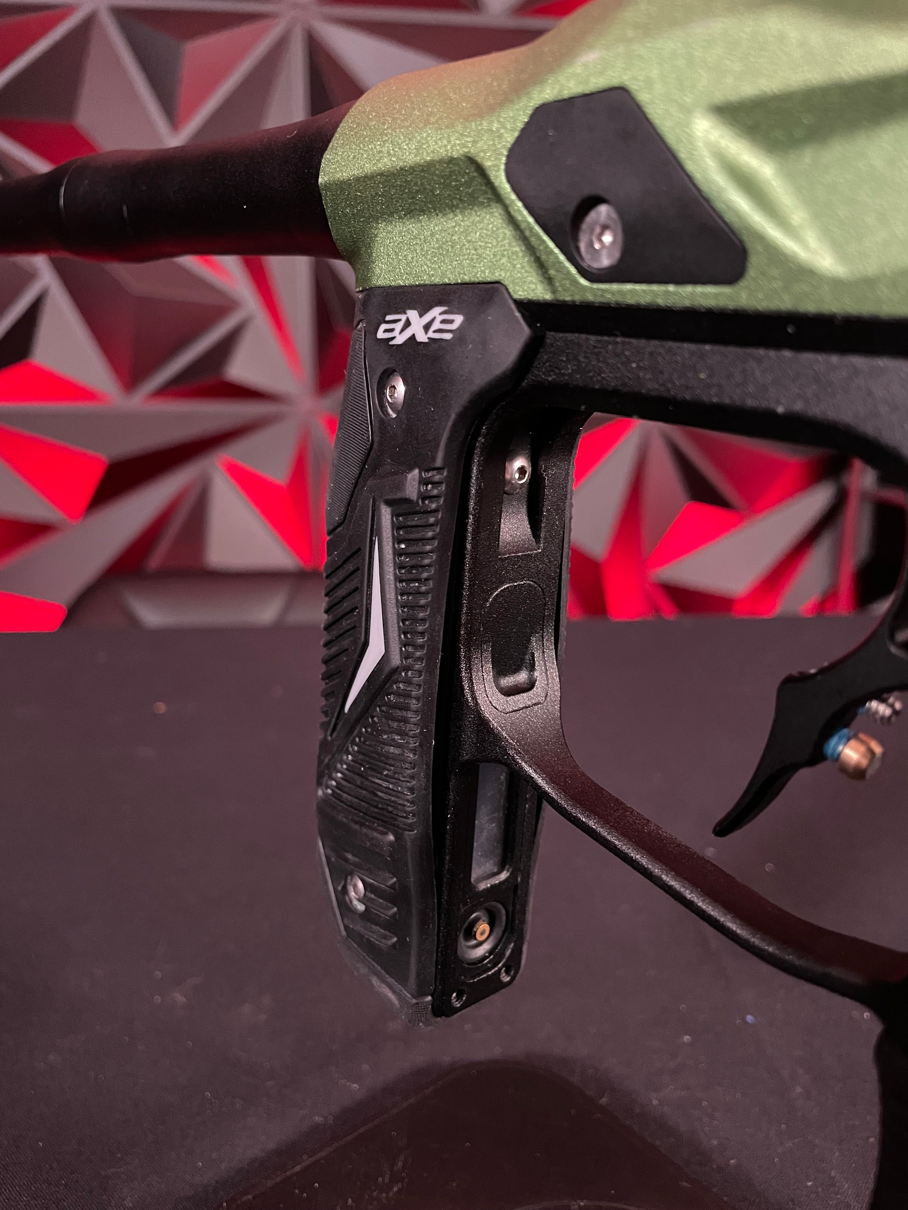 Used Empire Axe 2.0 Paintball Gun - Green / Black w/Redline Board