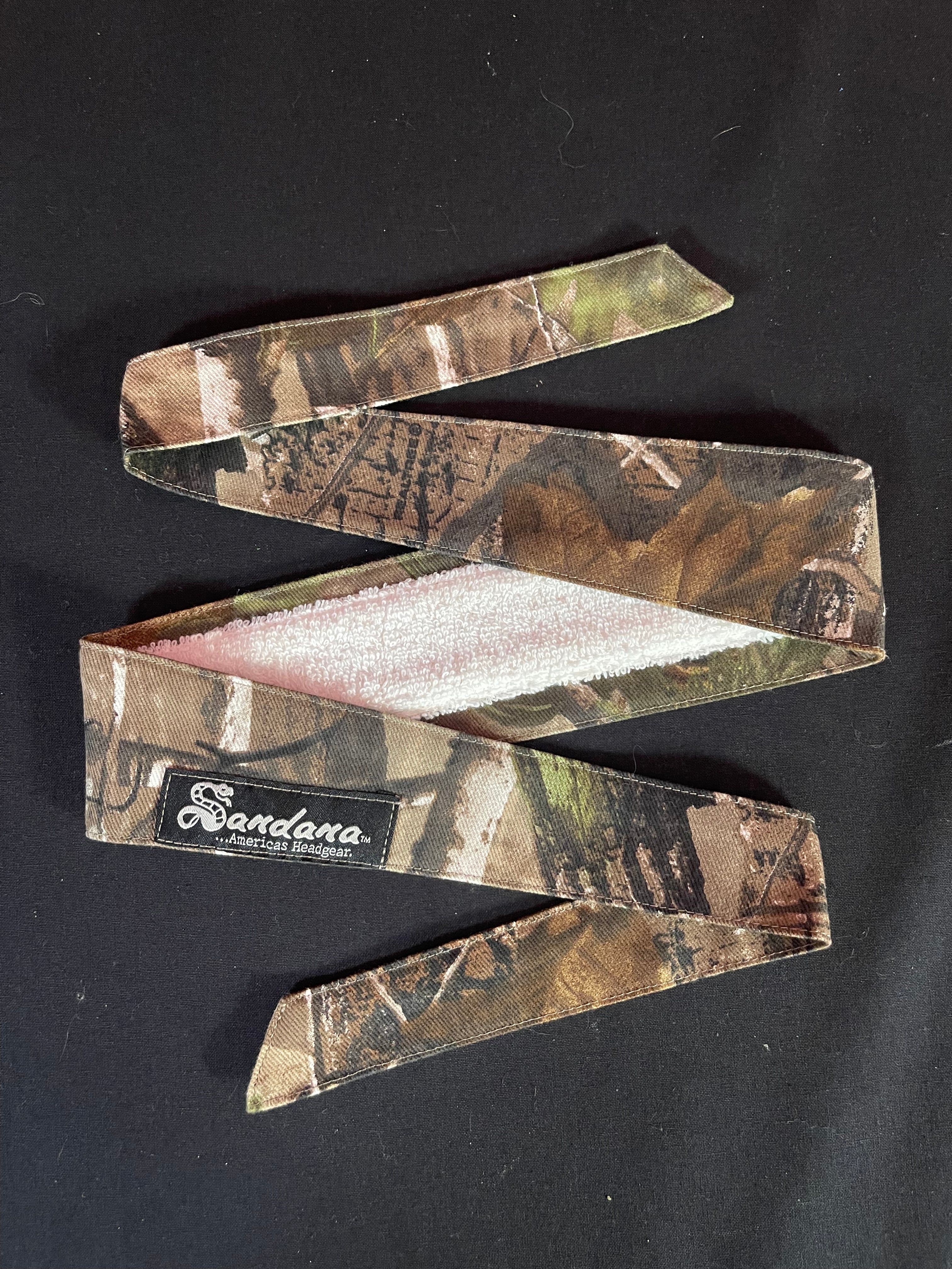 Used Sandana Head Band - Realtree w/ White tag