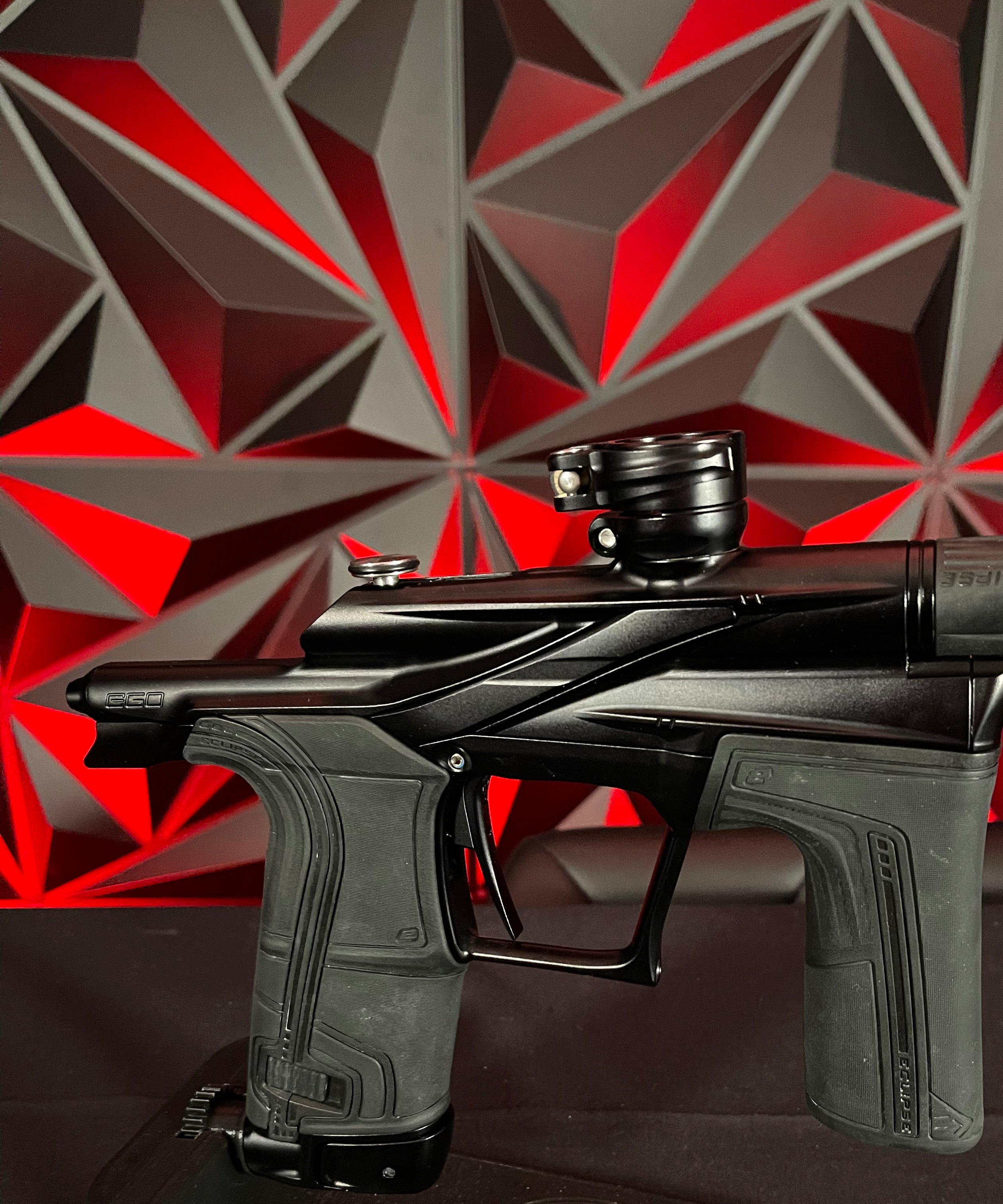 Used Planet Eclipse LV2 Paintball Gun - Midnight w/ 2 s63 Barrel Inserts