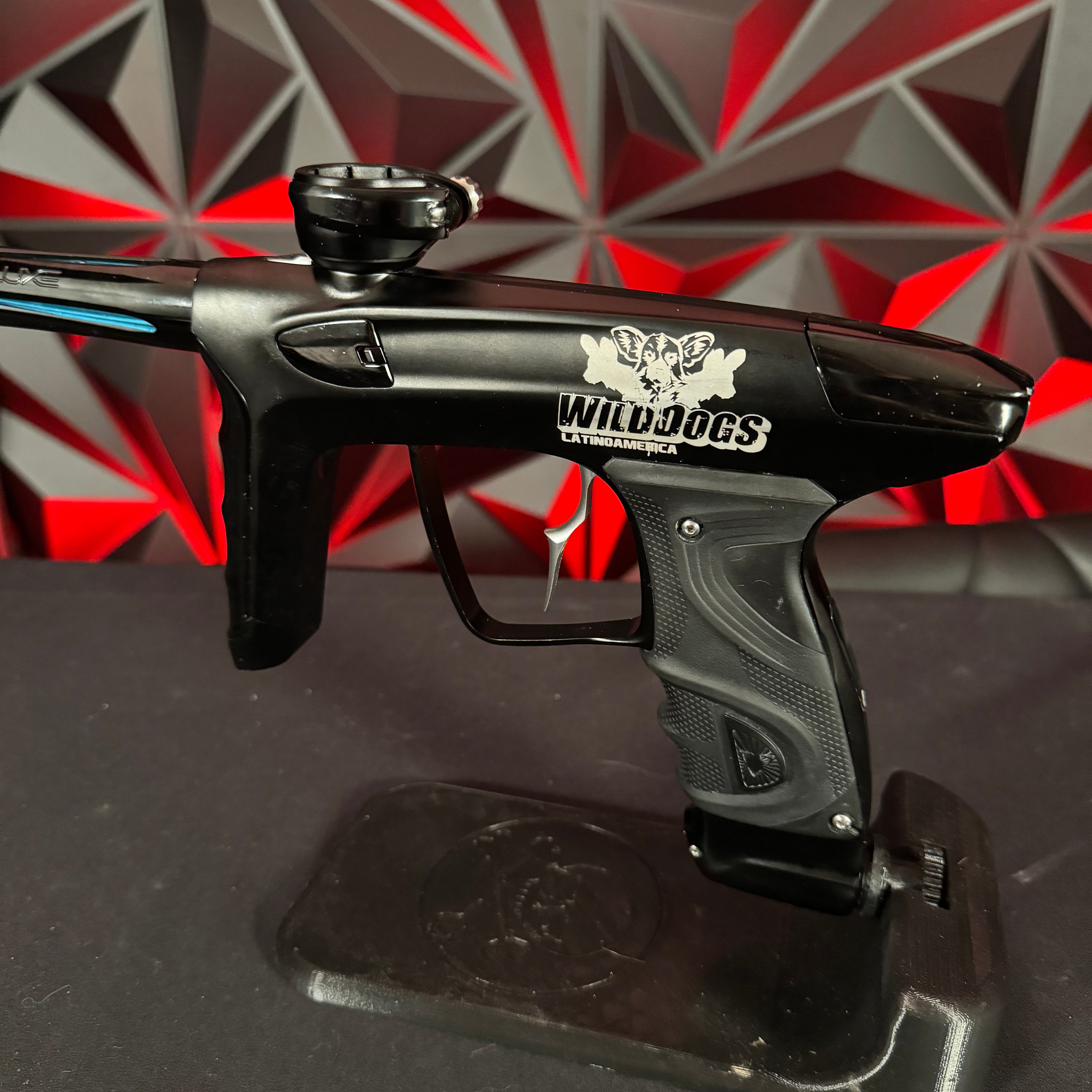 Used DLX TM40 Paintball Gun - LE Wilddogs