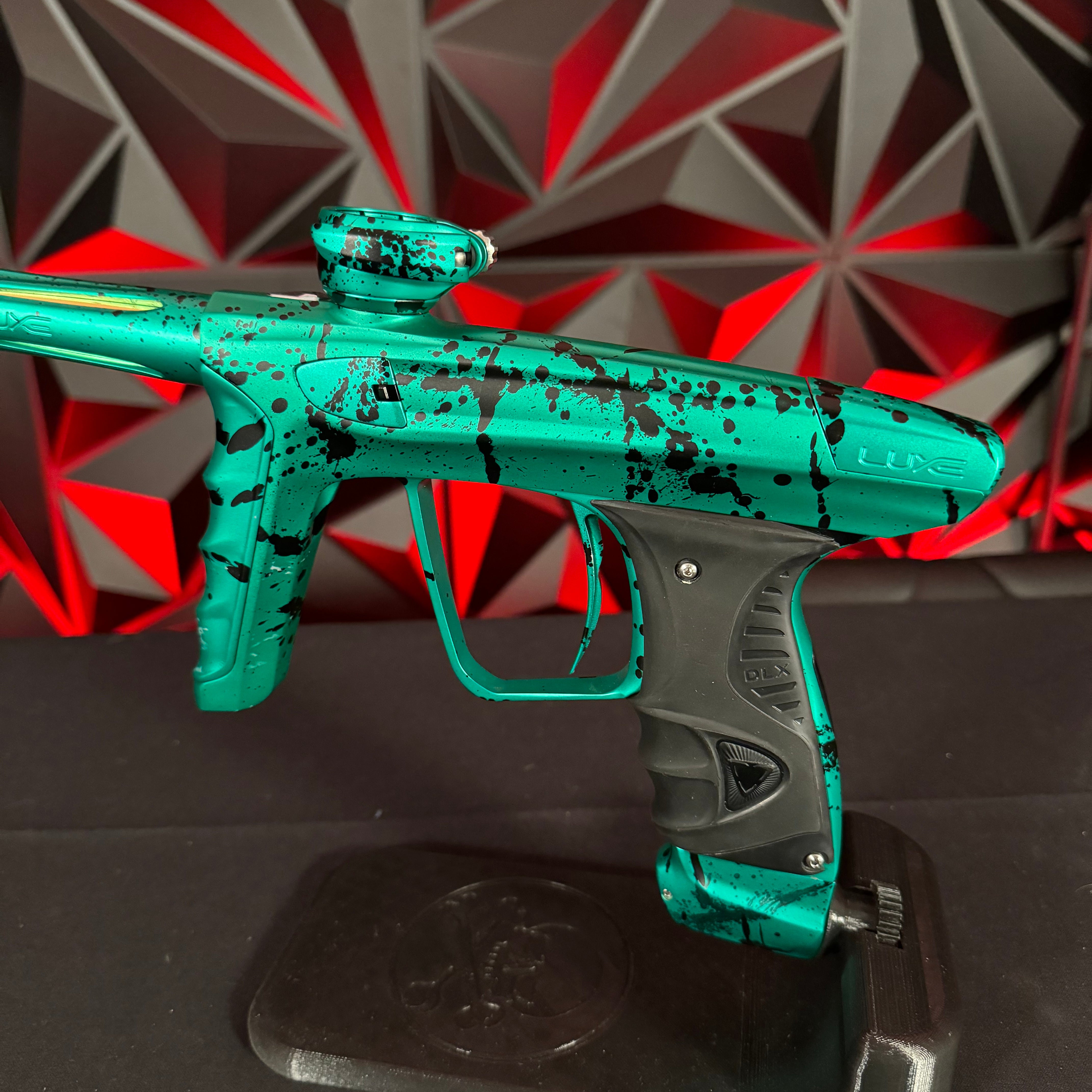 Used DLX Luxe X Paintball Gun - Green Splash