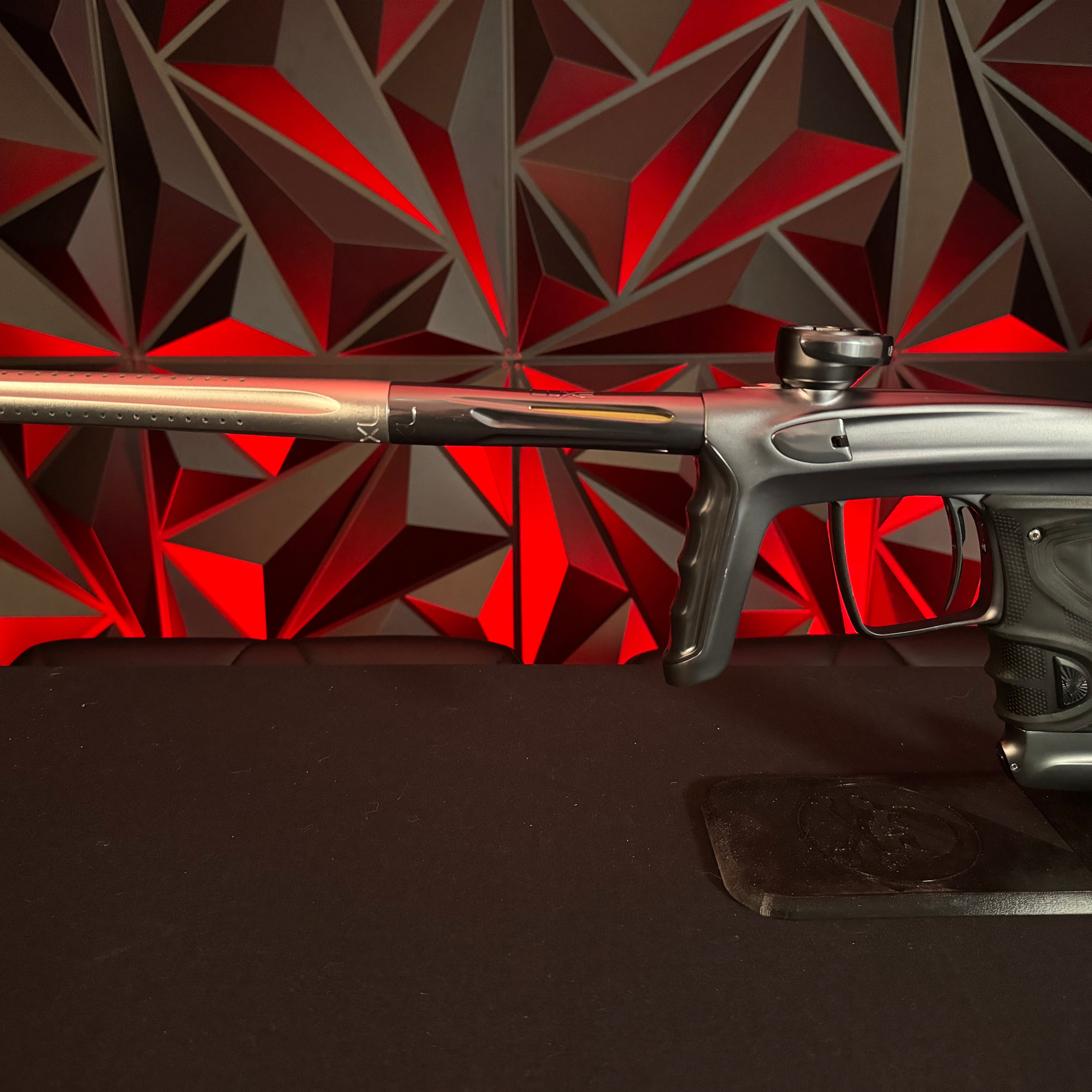 Used DLX Luxe TM40 Paintball Marker - Polished Pewter/ Dust Pewter w/2 Freak XL Inserts