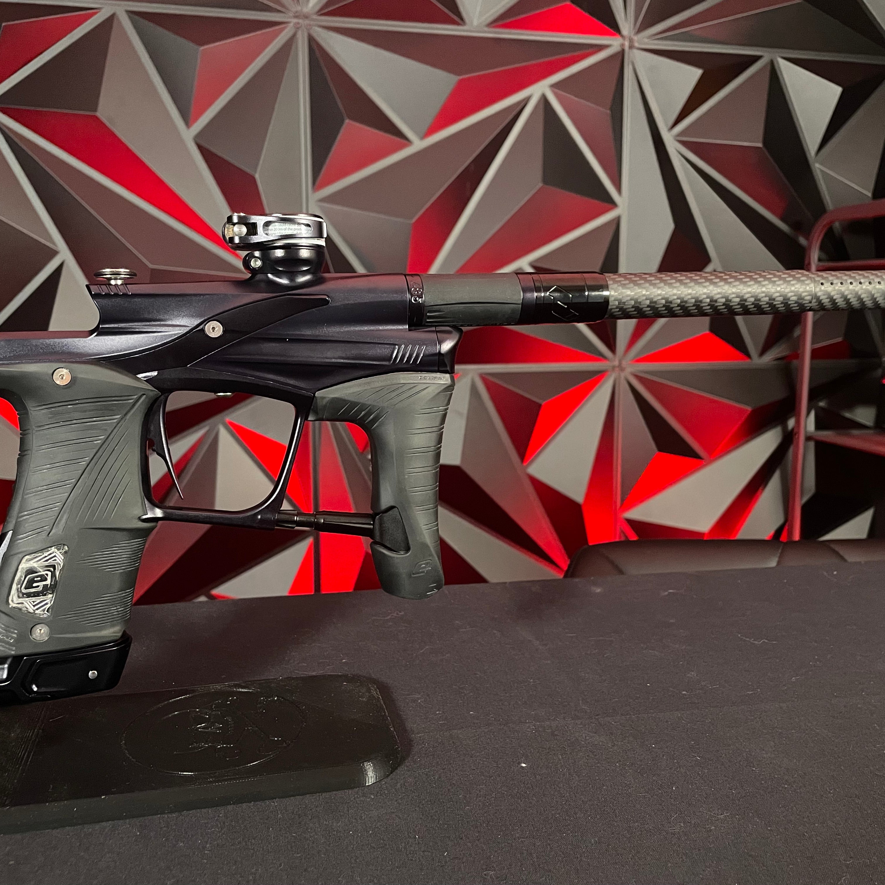 Used Planet Eclipse LV1.6 Paintball Gun - Midnight w/ 3 FL Inserts and Carbon Fiber Tip