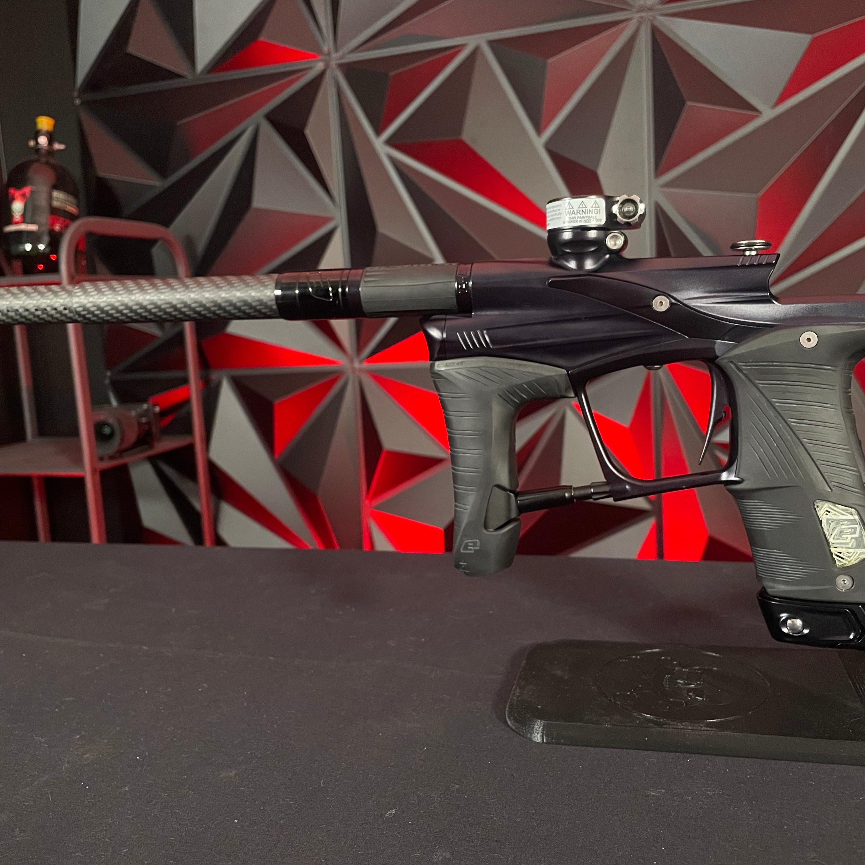 Used Planet Eclipse LV1.6 Paintball Gun - Midnight w/ 3 FL Inserts and Carbon Fiber Tip