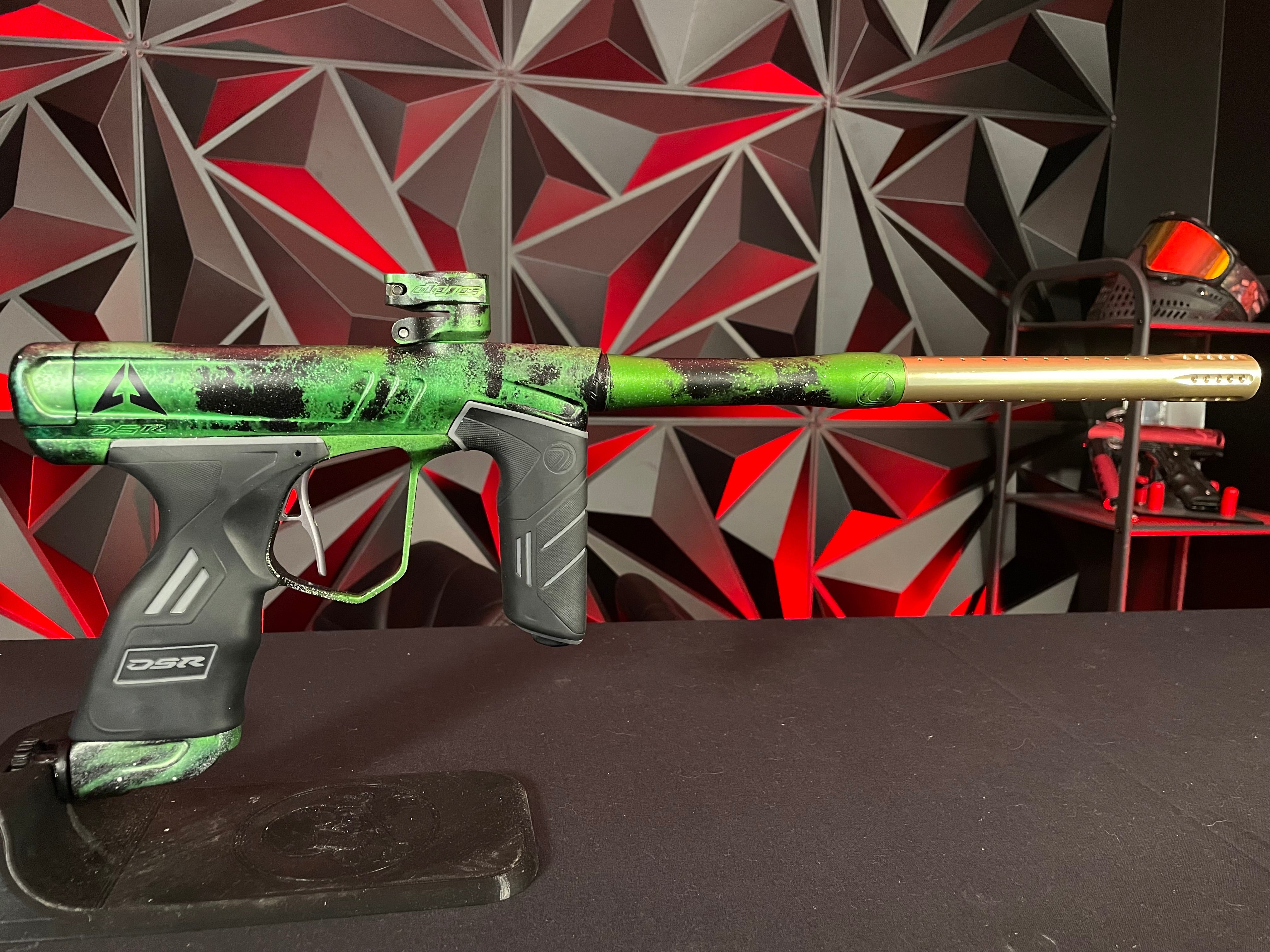 Used Dye DSR+ Paintball Marker - LE LVL Up w/IM Pro Kit