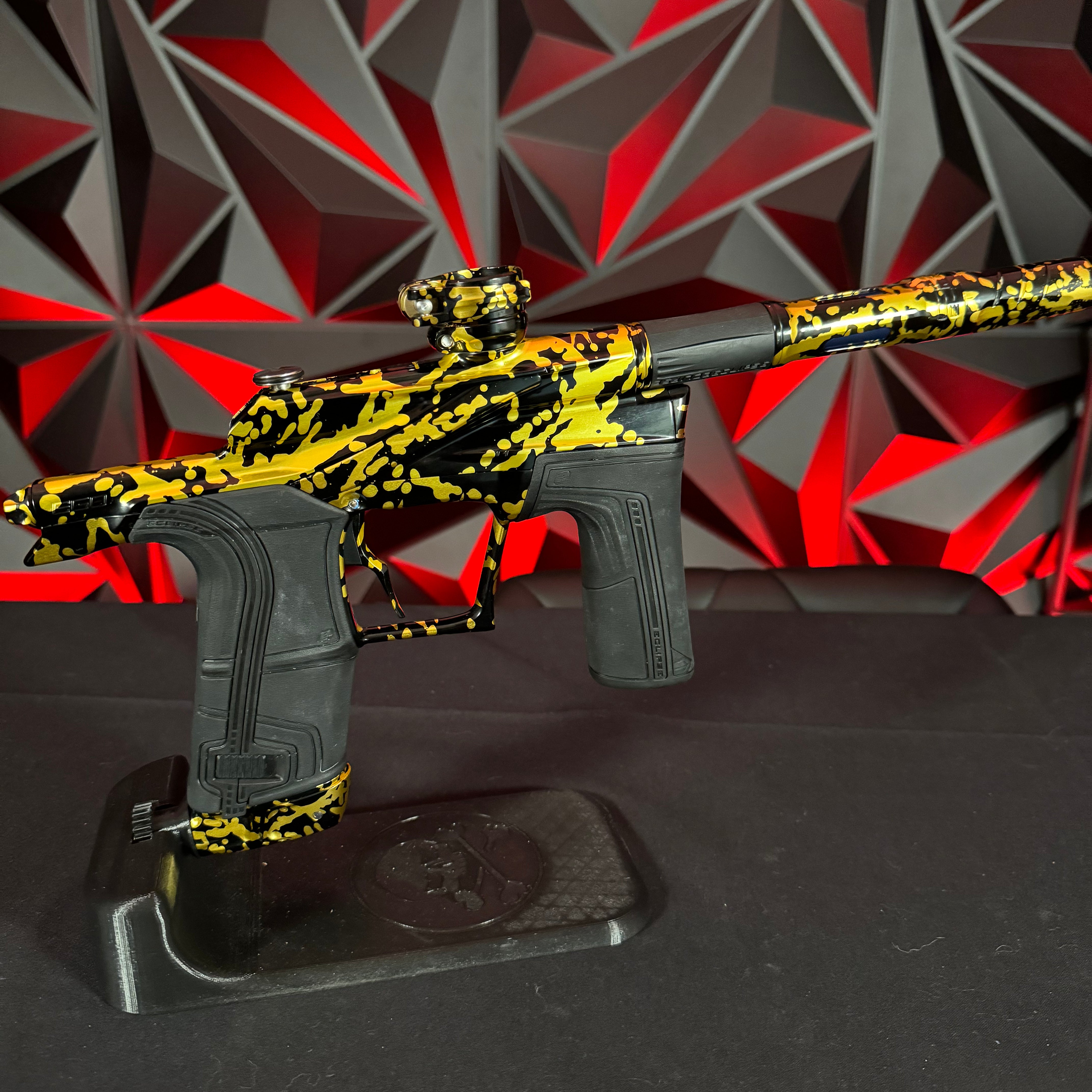 Used Planet Eclipse LV2 Paintball Gun - LE Polished Black/Gold Splash