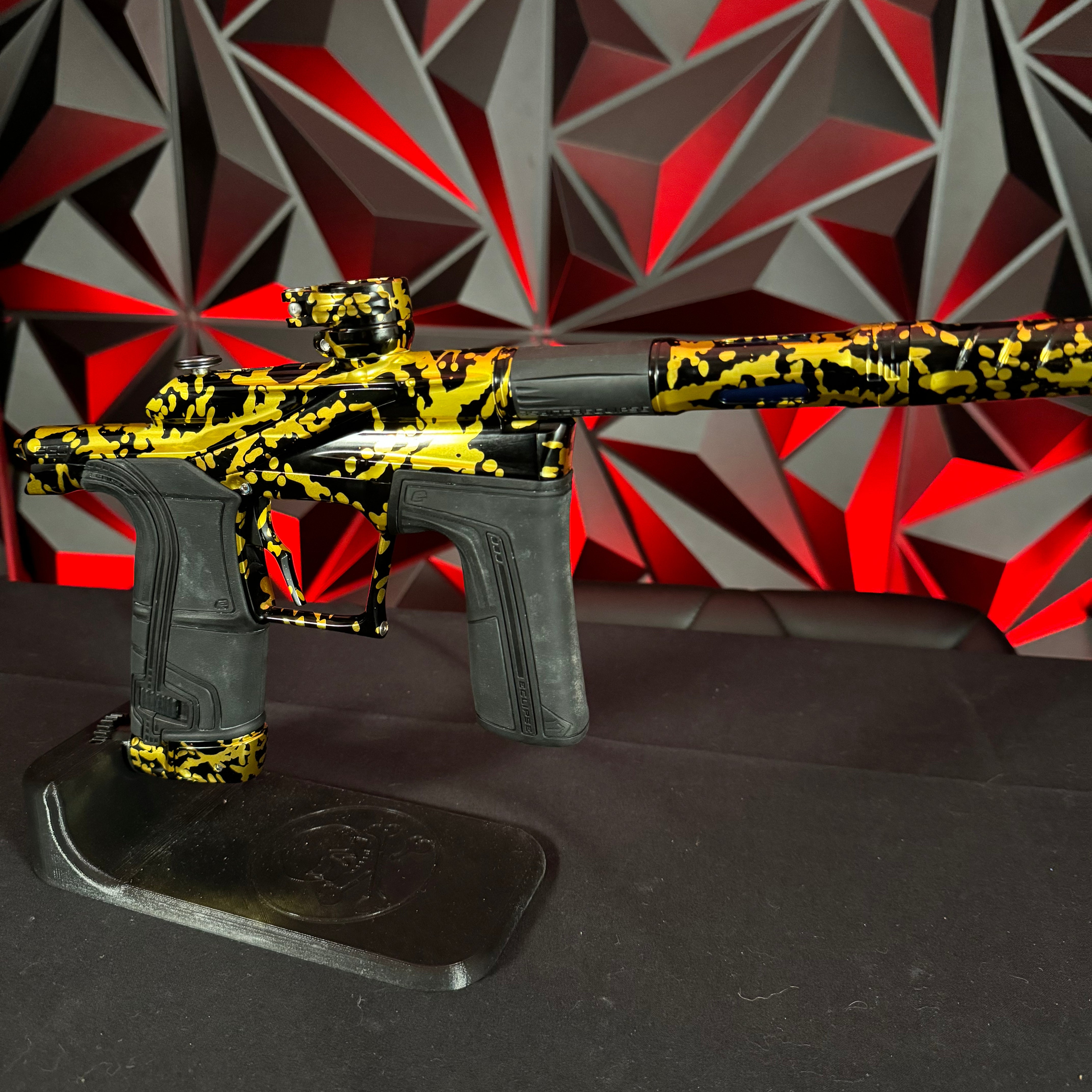 Used Planet Eclipse LV2 Paintball Gun - LE Polished Black/Gold Splash