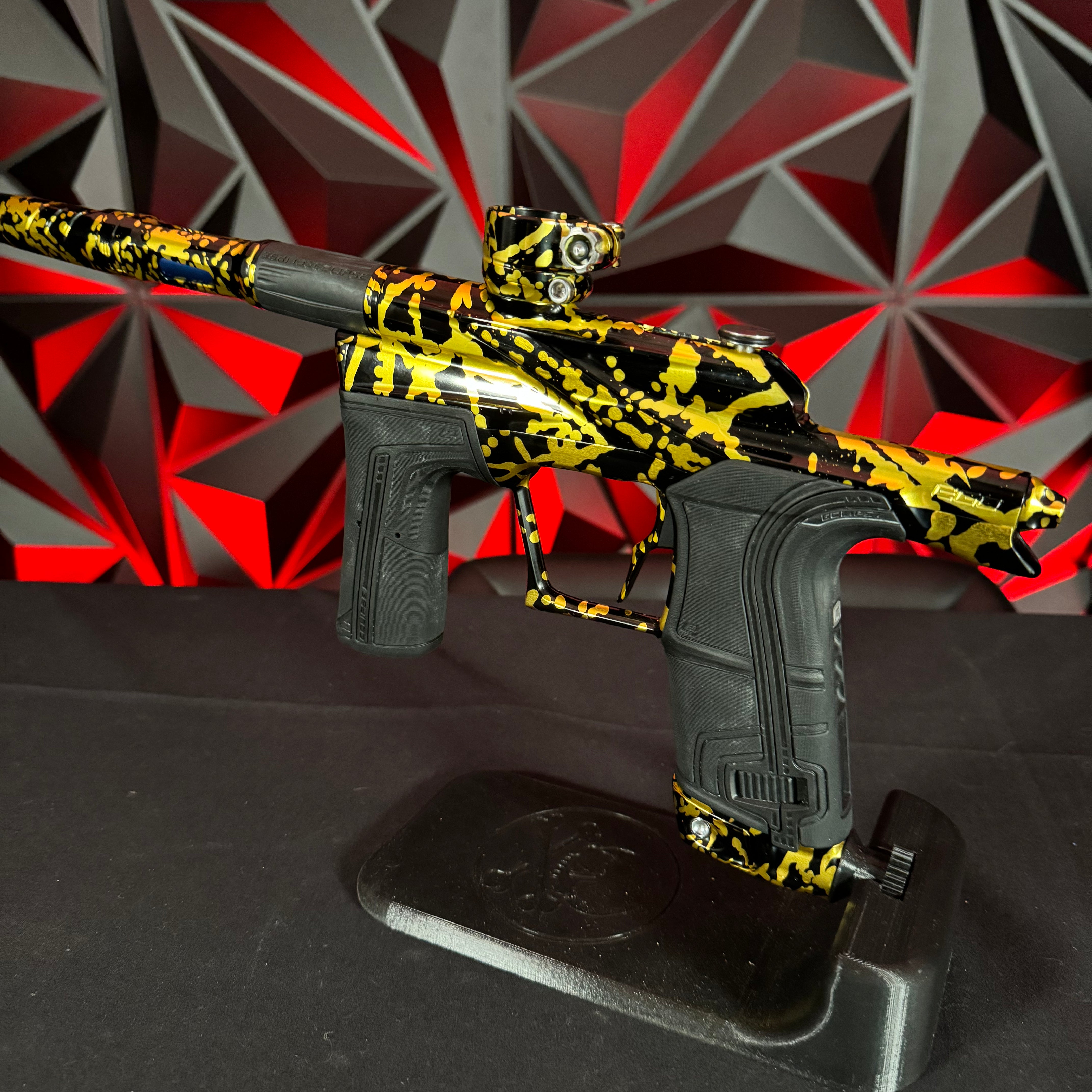 Used Planet Eclipse LV2 Paintball Gun - LE Polished Black/Gold Splash
