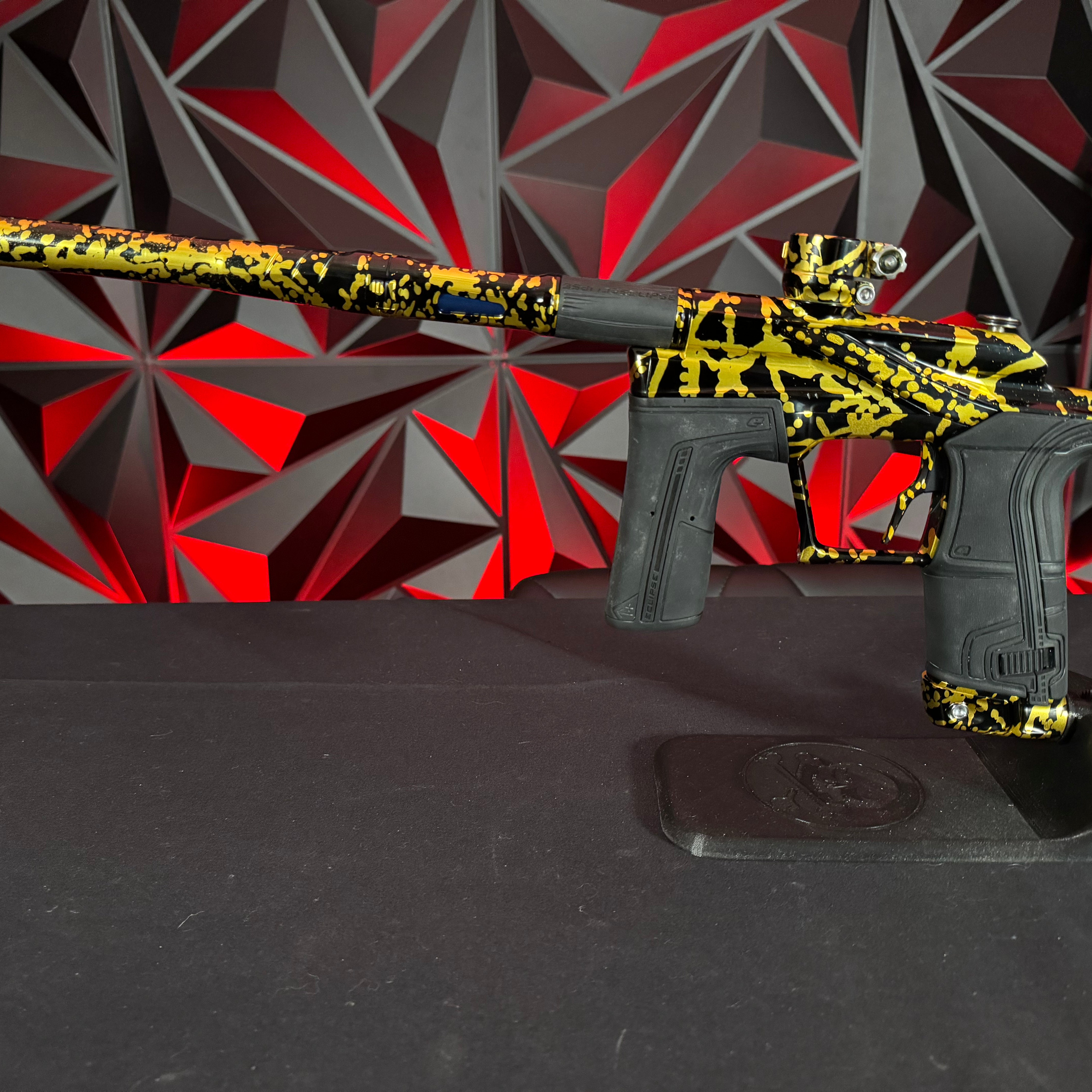 Used Planet Eclipse LV2 Paintball Gun - LE Polished Black/Gold Splash