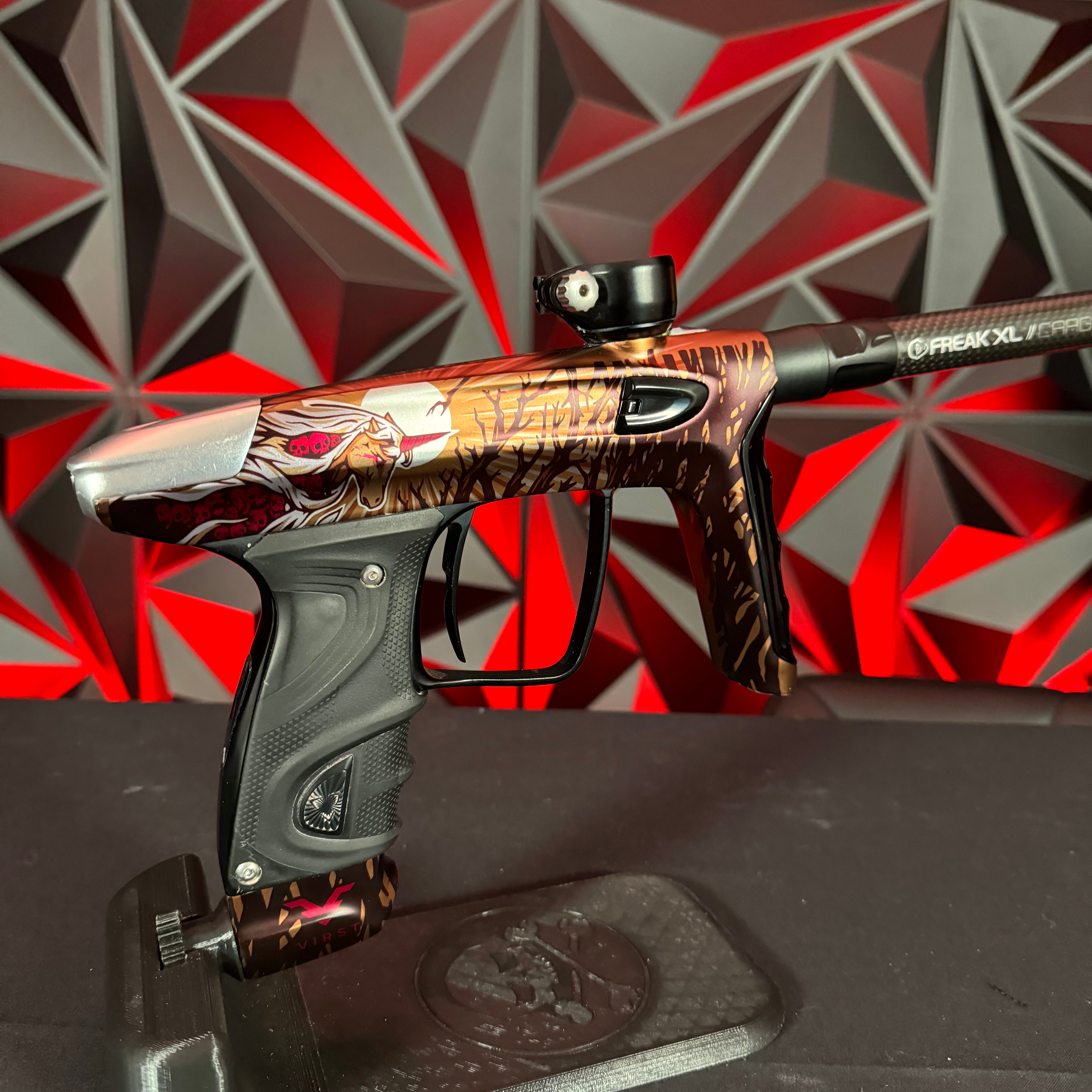 Used DLX Luxe TM40 Paintball Gun - LE Virst Bloody Horses *PRO-OWNED*