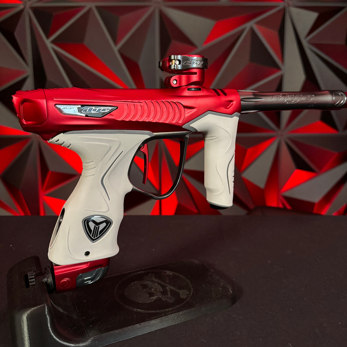 Used Dye M3+ ICON Paintball Gun Dust Claret Punishers Paintball