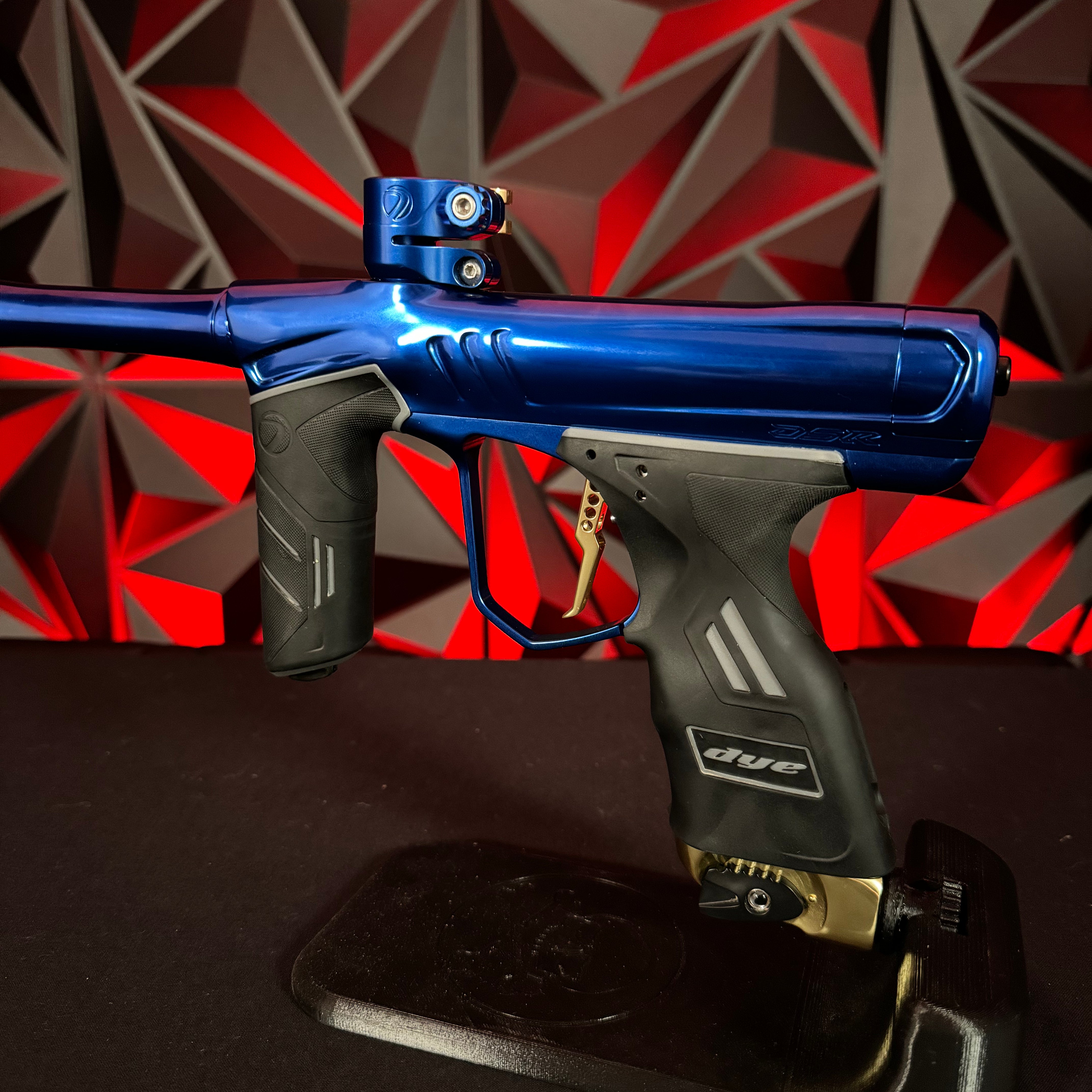 Used Dye DSR+ Paintball Gun - Polished Blue/Polished Gold w/ IM Pro Kit