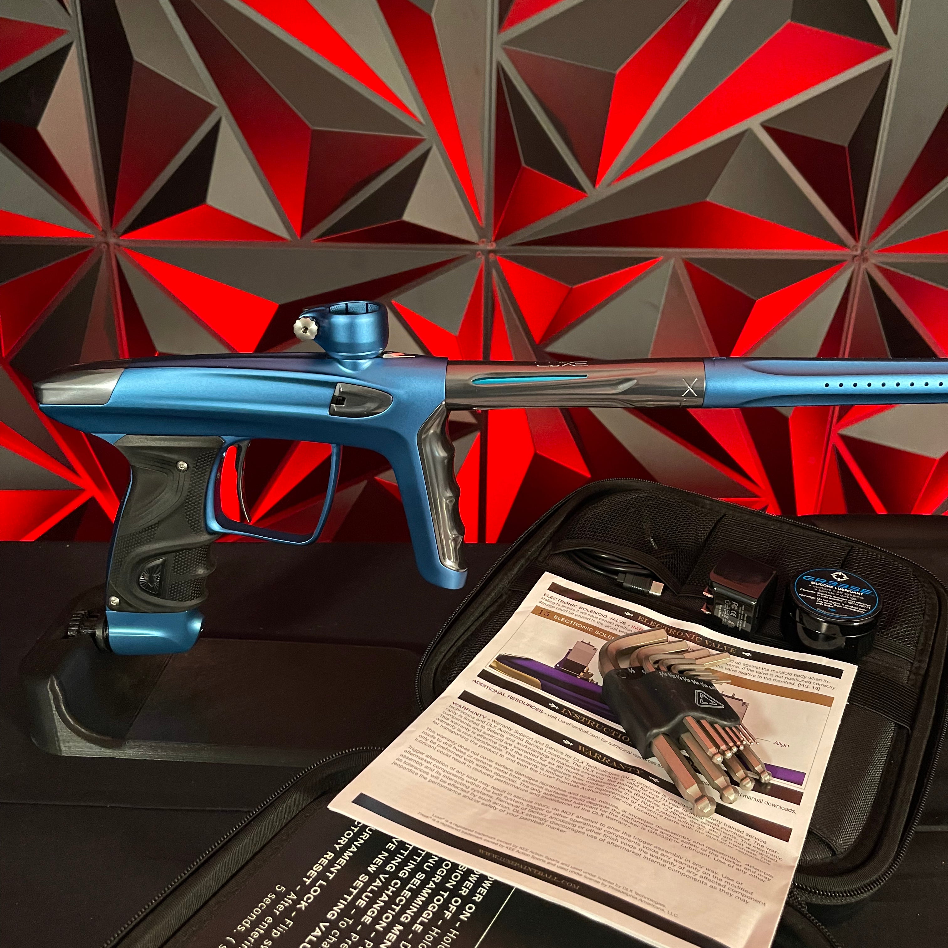 Used DLX Luxe TM40 Paintball Gun - Blue / Pewter