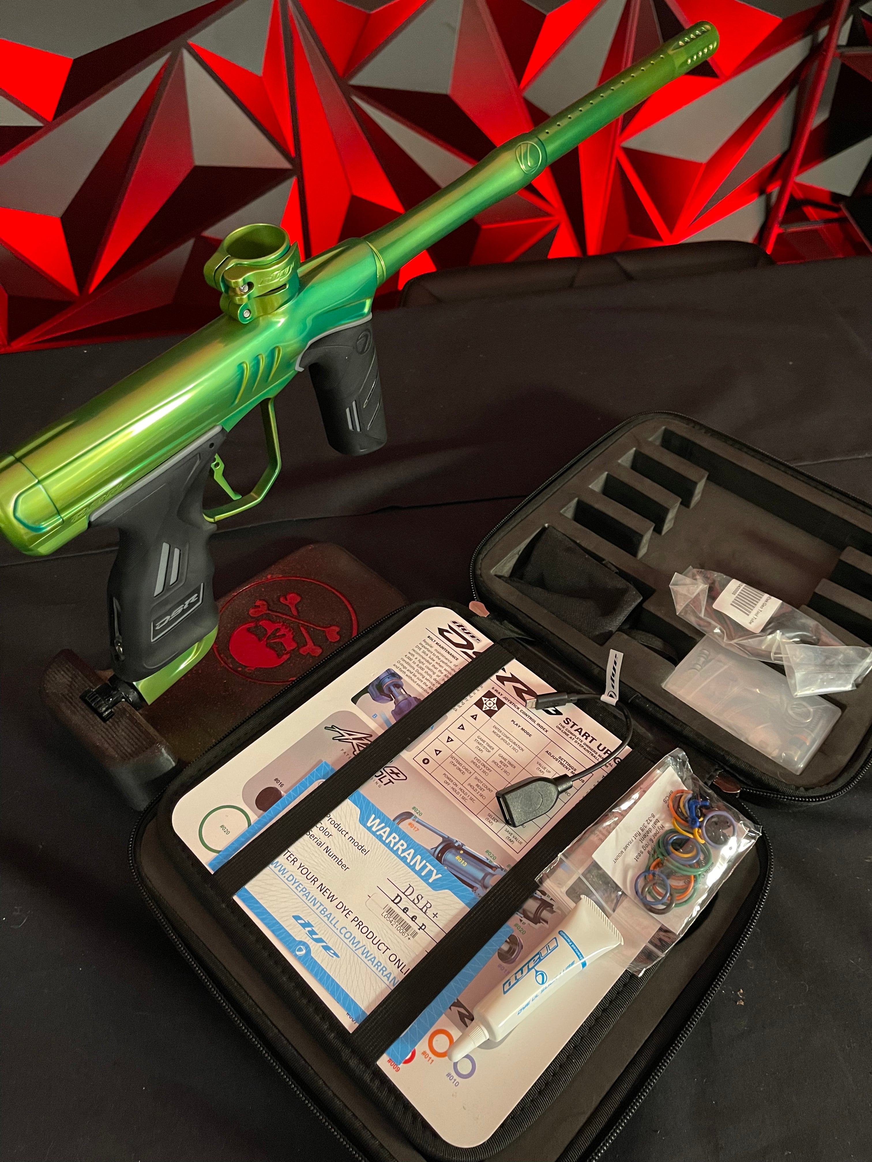 Used Dye DSR+ Paintball Gun - LVL Up Chromatic Green 1 of 1 Anno w/ IM Pro Kit