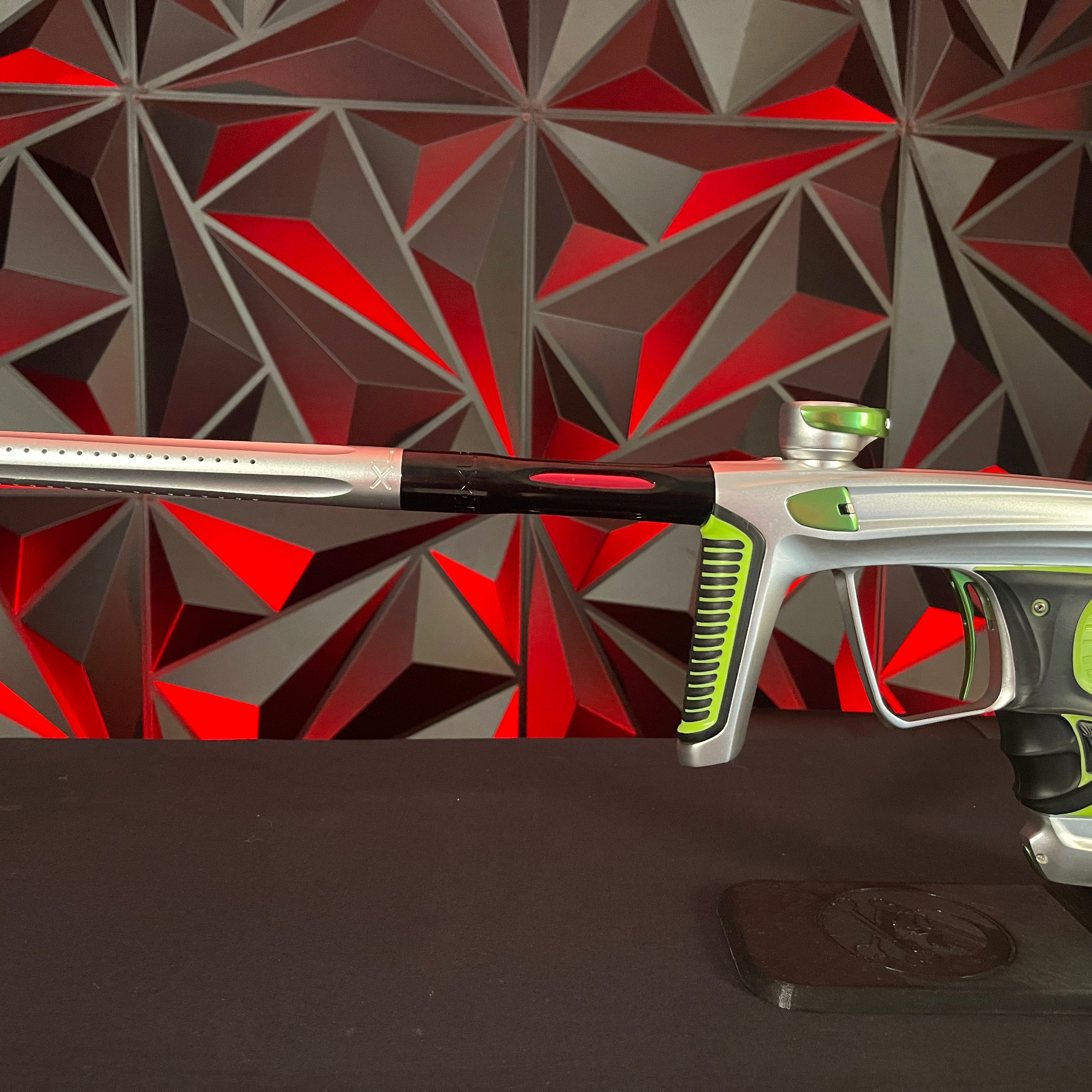 Used DLX Luxe X Paintball Gun - White/Green