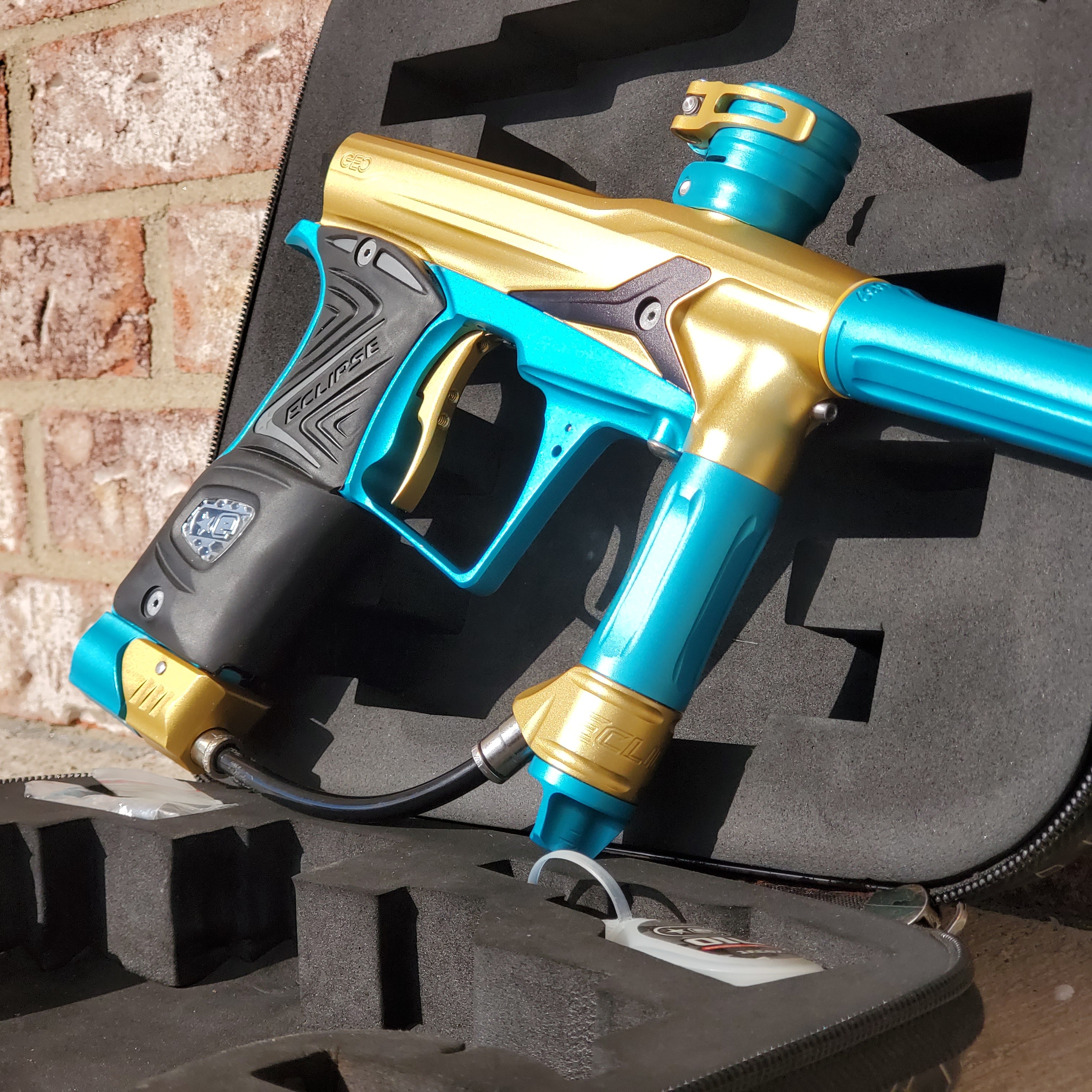 Used Planet Eclipse Geo 3 Paintball Gun Gold / Teal