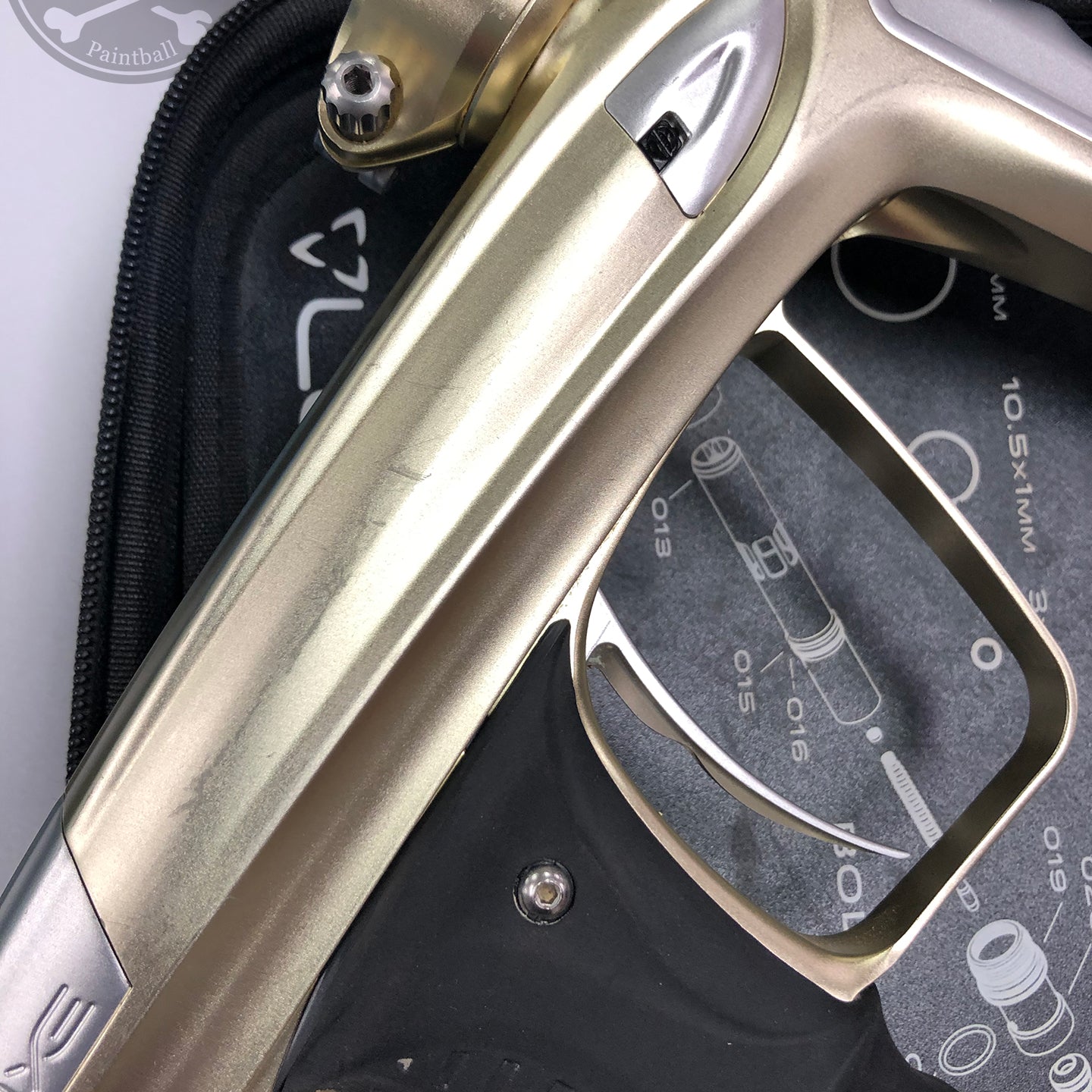 Used DLX Luxe Ice Paintball Gun - Gold/Silver
