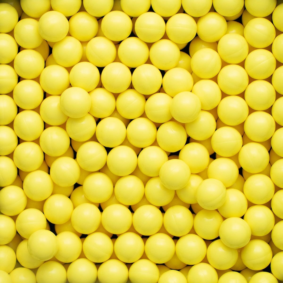 Valken Infinity Paintballs - Yellow Shell/Yellow Fill - 2000 Count