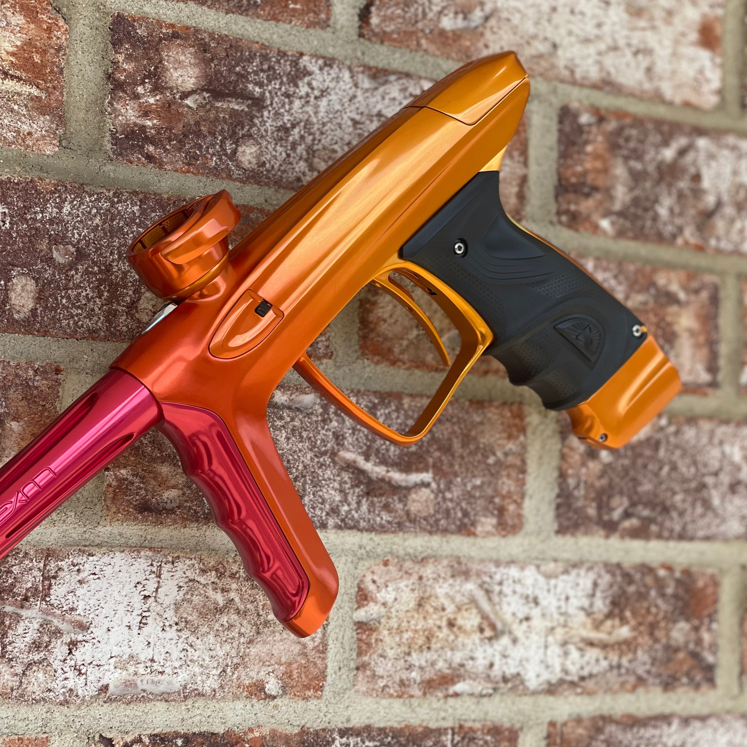 DLX Luxe TM40 Paintball Gun - LE Fade - Sunrise - Orange/Red