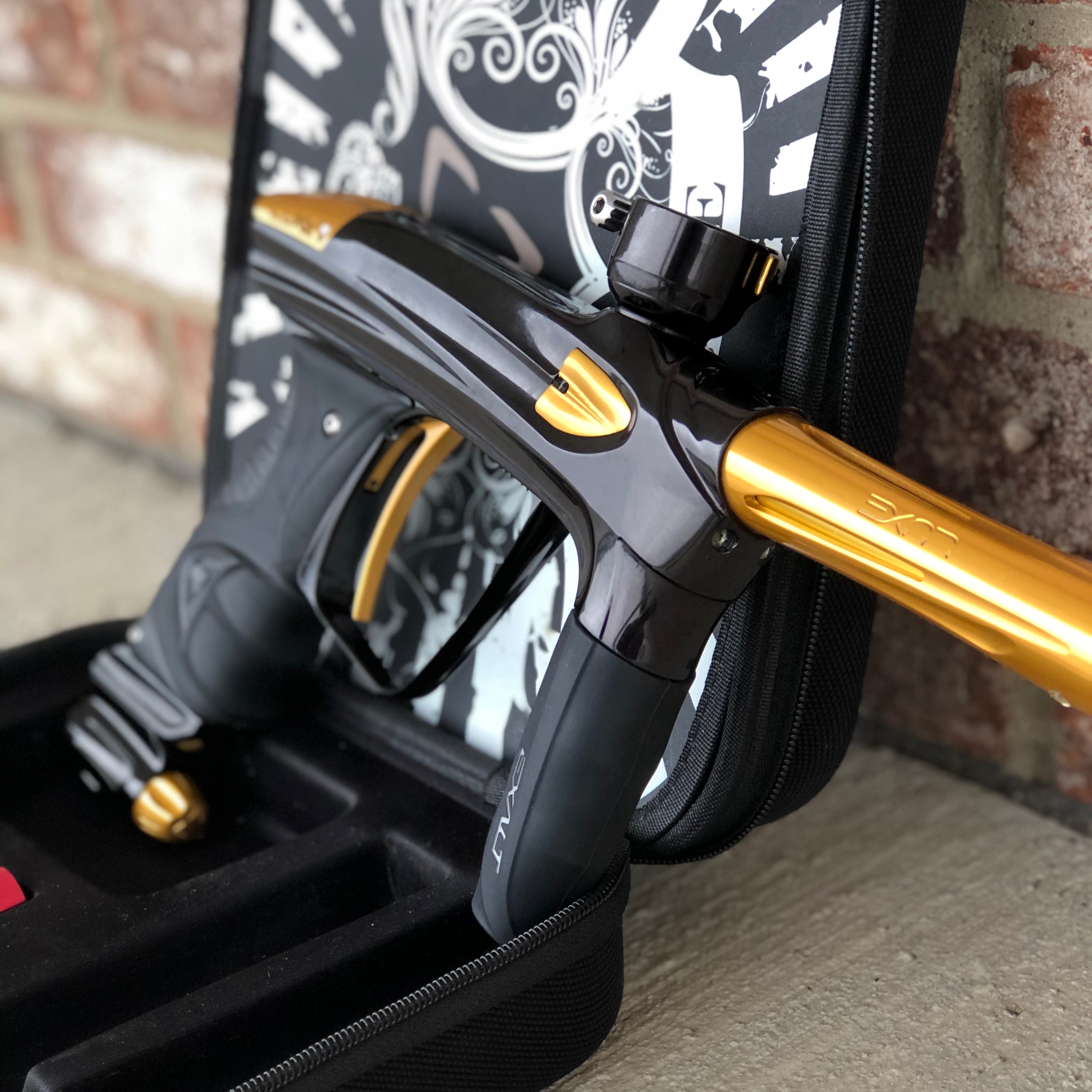 Used DLX Luxe 2.0 Paintball Gun - Gloss Black/Gloss Gold