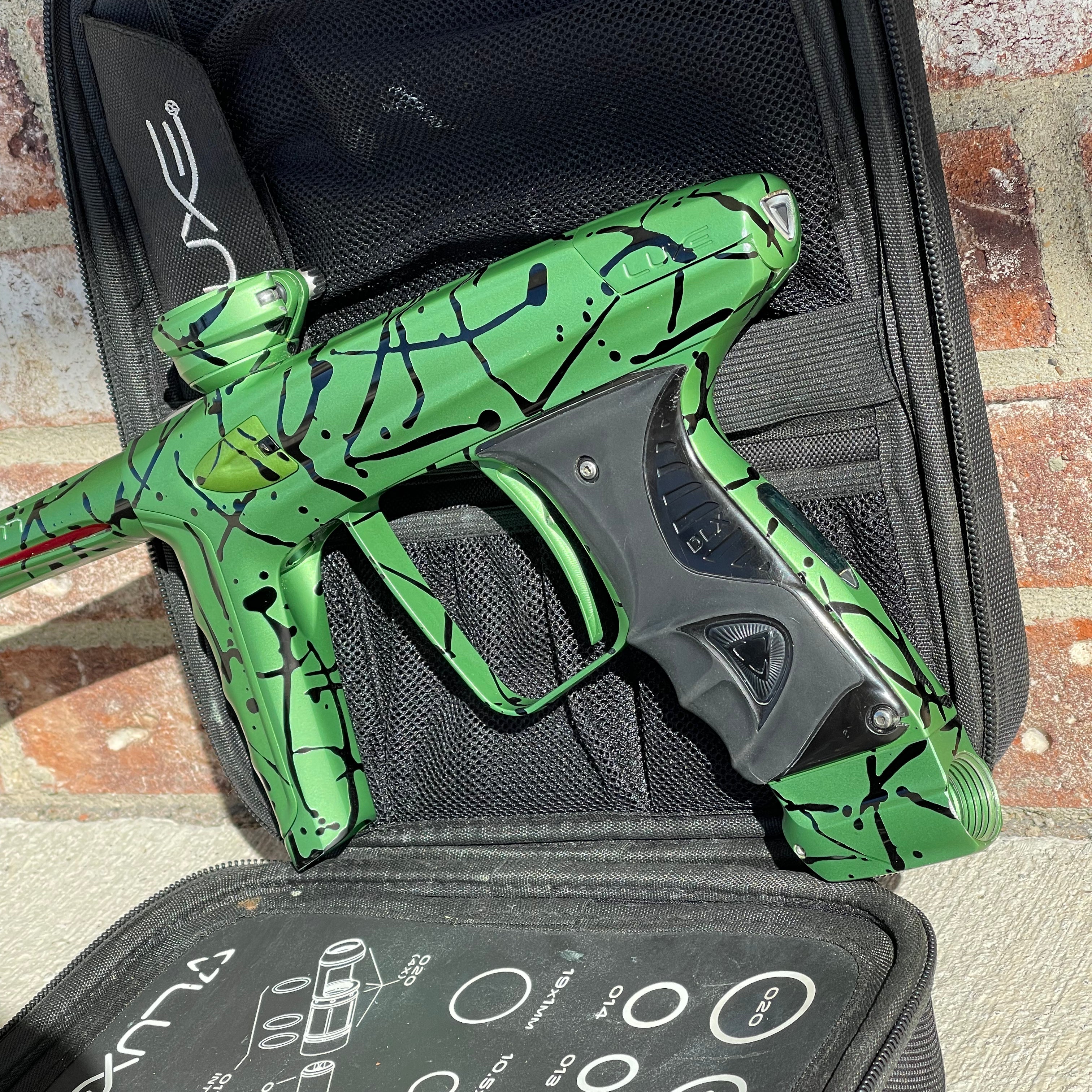 Used DLX Luxe Ice Paintball Gun - LE Dust Green/Black 3D Splash #7 of 20