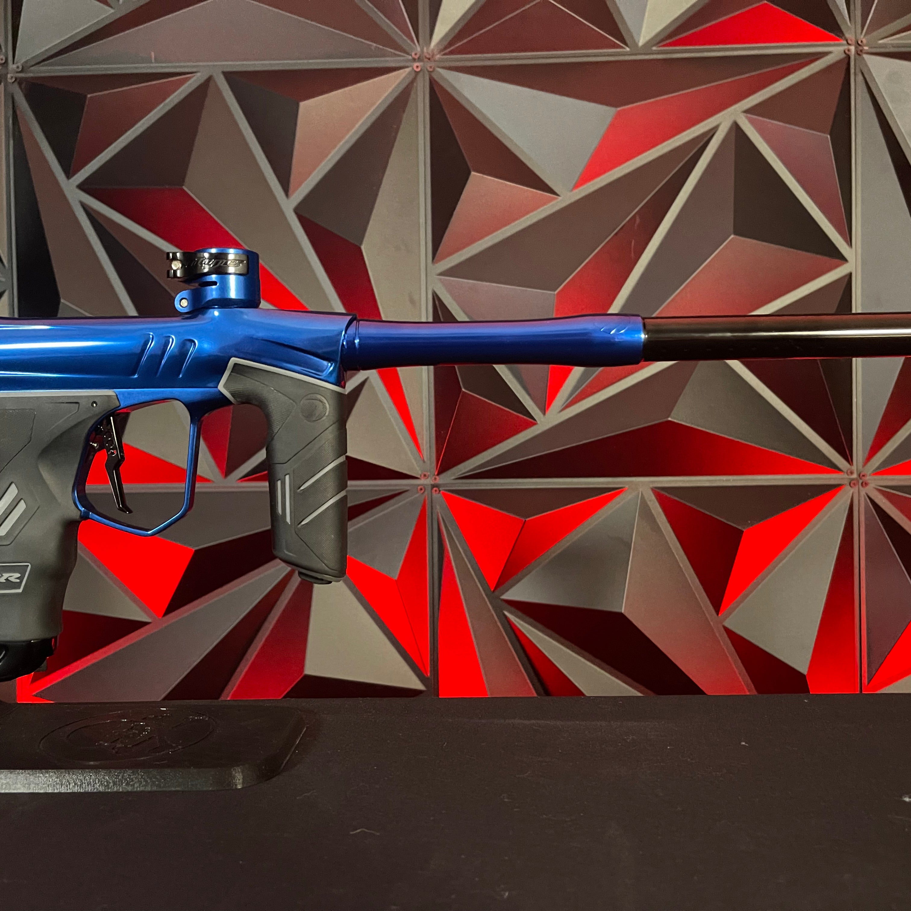 Used Dye DSR+ Paintball Gun - Deep Blue (Polished Blue/Polished Black) w/ IM Pro Kit