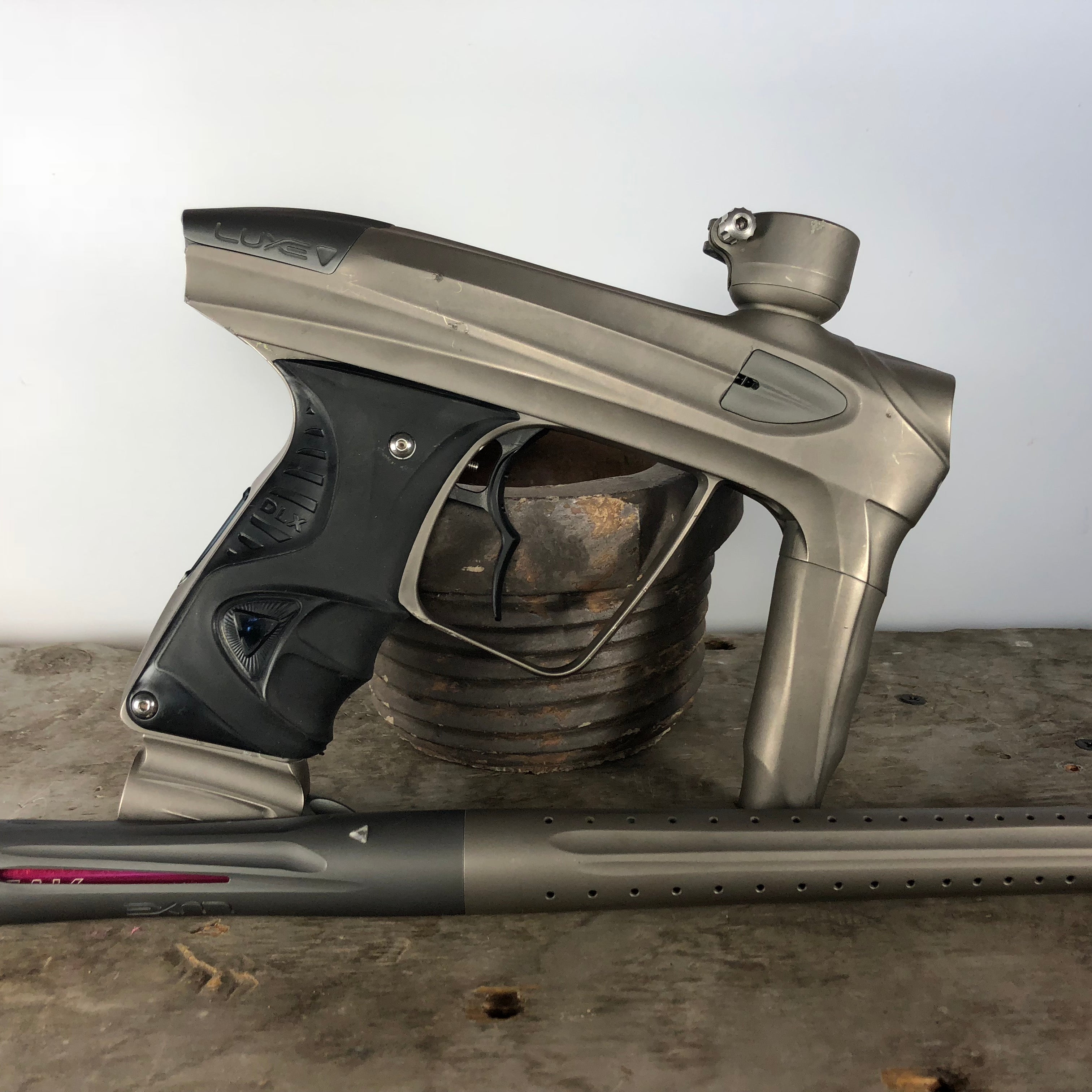 Used Dlx Luxe Oled 1 of 1 full ice coating - bolt and body