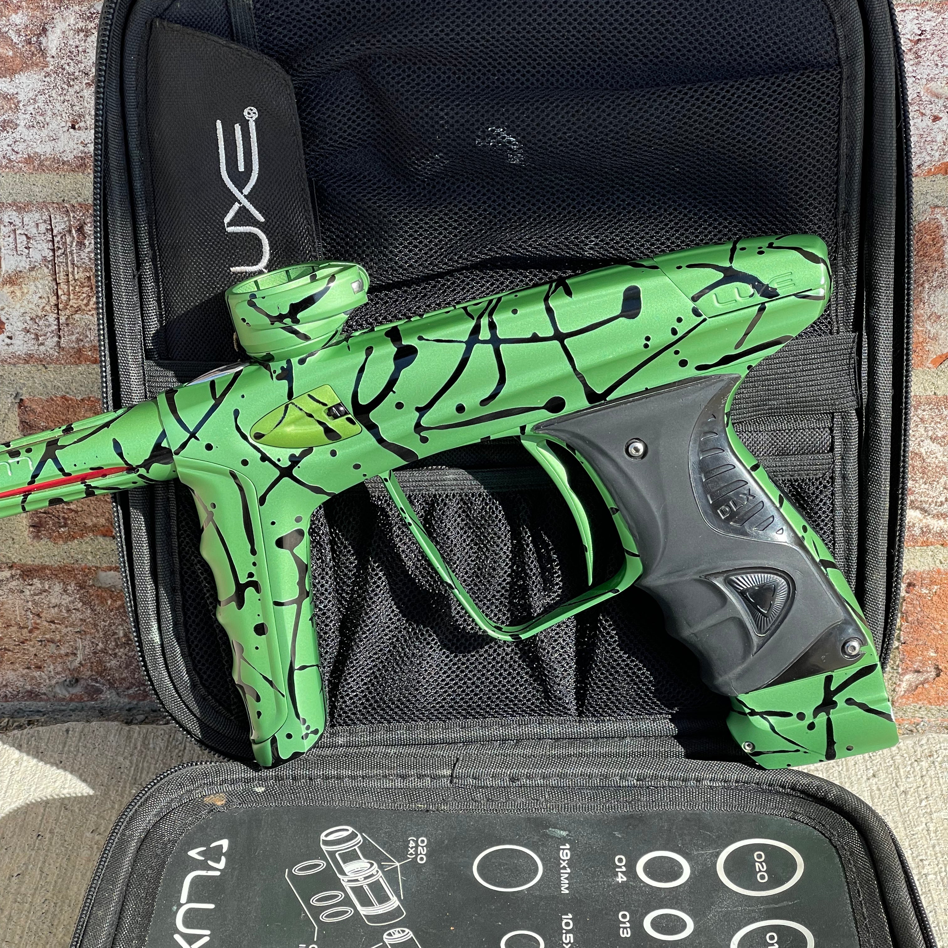 Used DLX Luxe Ice Paintball Gun - LE Dust Green/Black 3D Splash #7 of 20