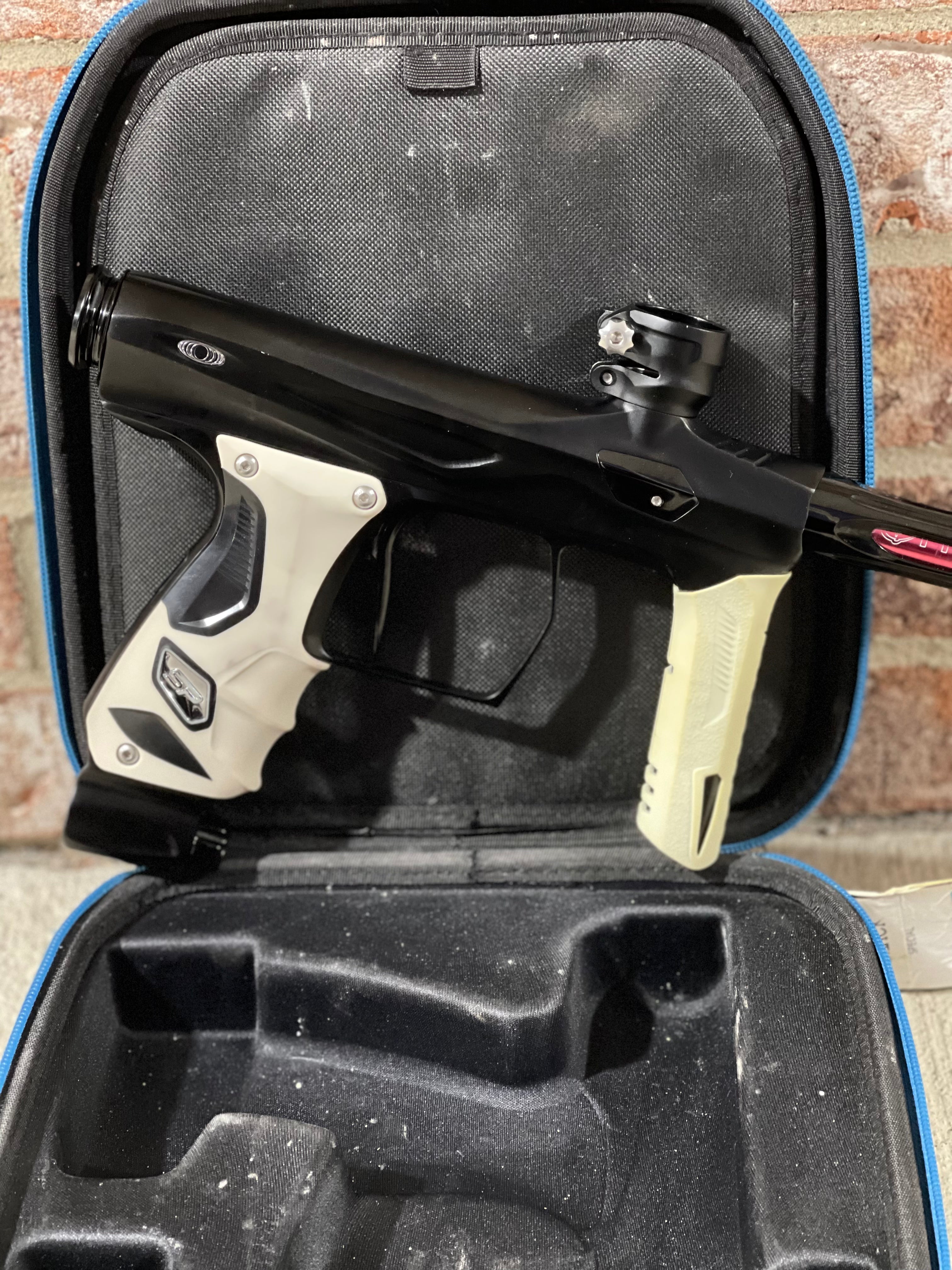 Used Shocker Amp Paintball Gun - Black w/ White Grips