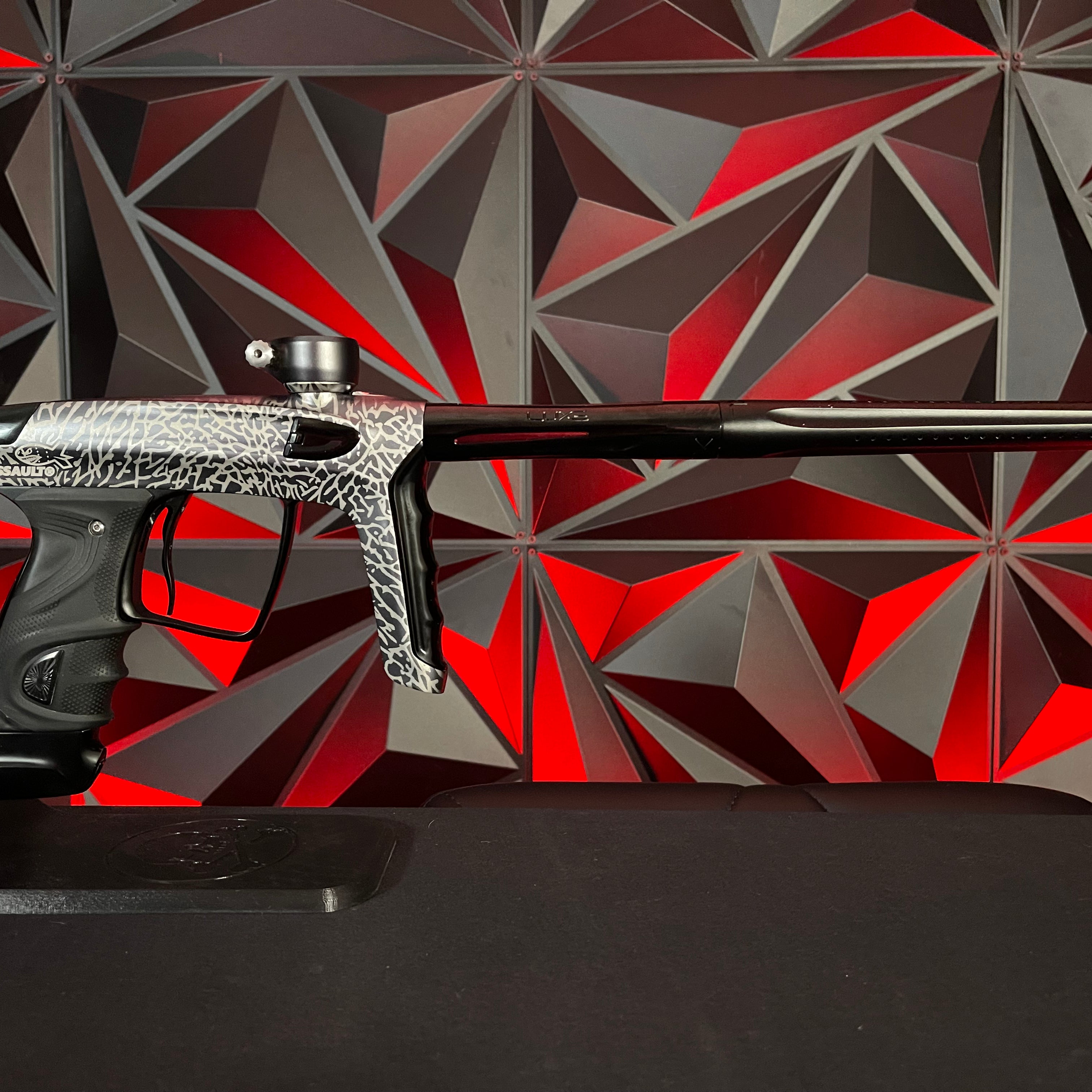 Used DLX TM40 Paintball Gun - LE Assault