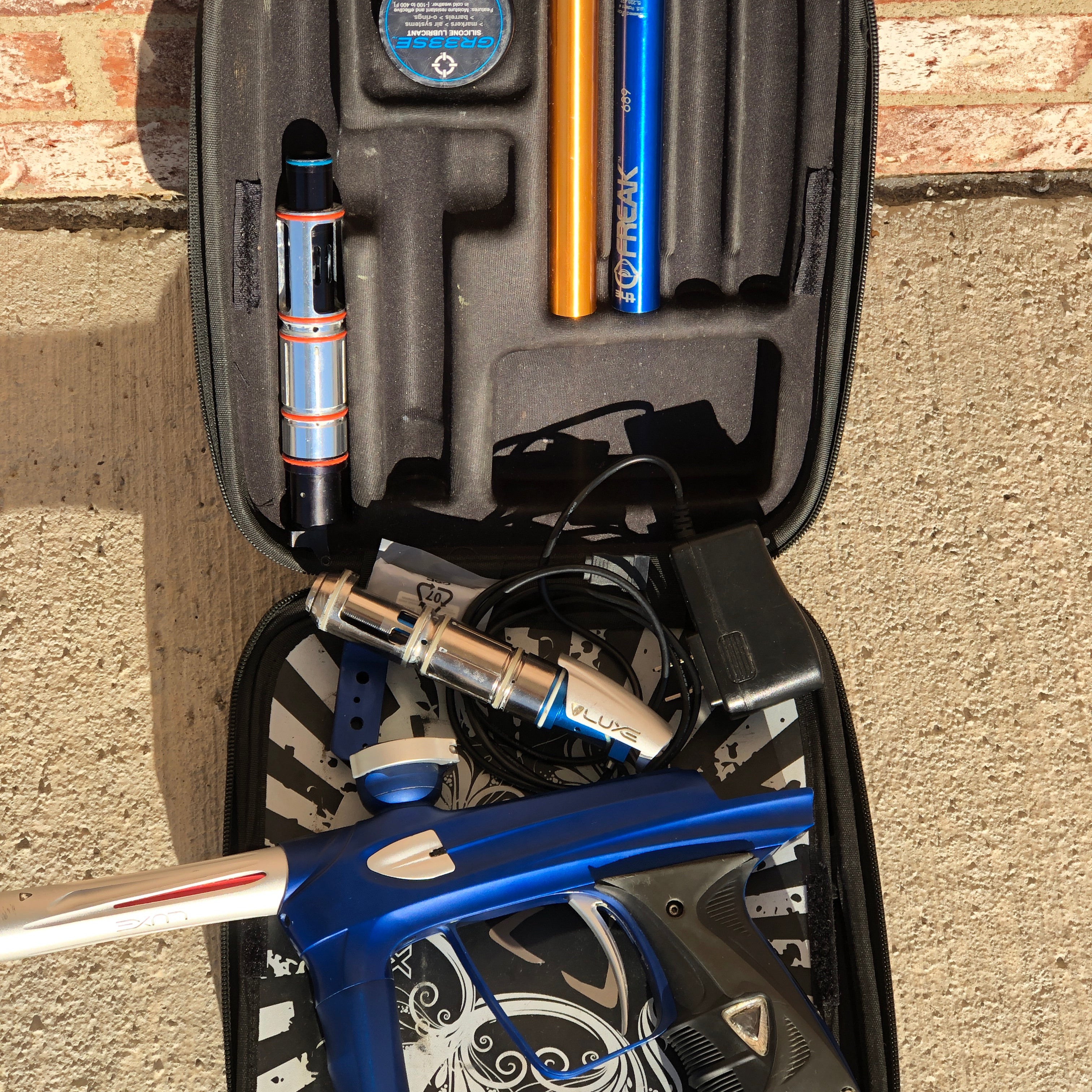 Used DLX Luxe 2.0 Oled Paintball Gun - Blue / Silver