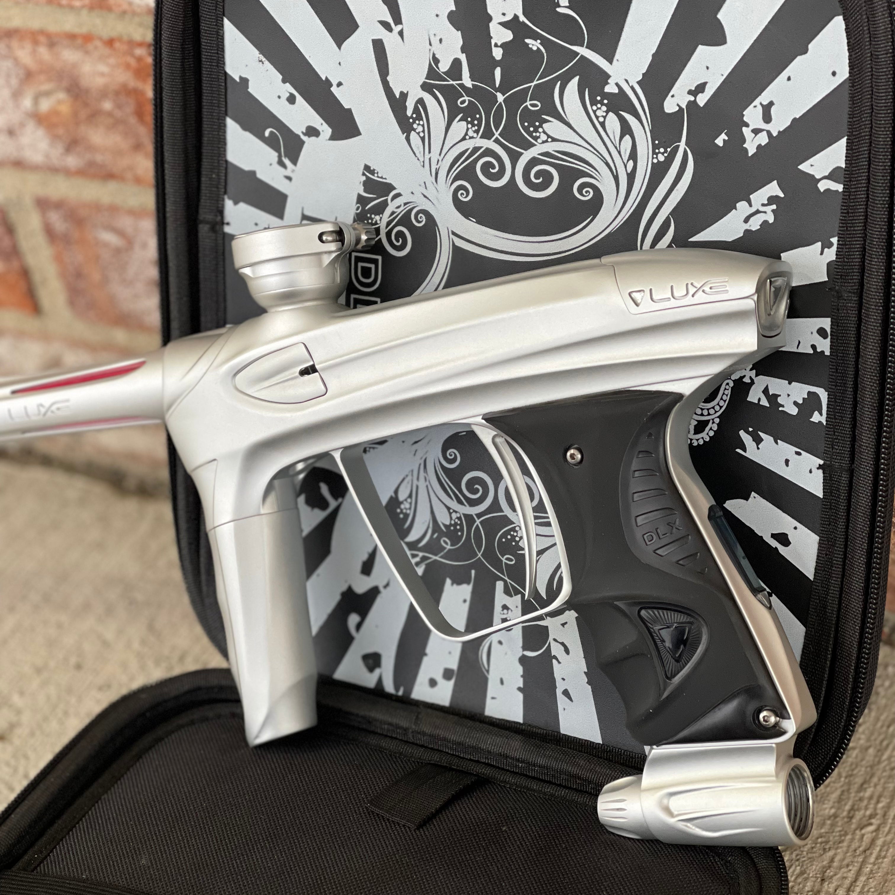 Used DLX Luxe 2.0 Oled Paintball Gun - Pure (Dust Silver)