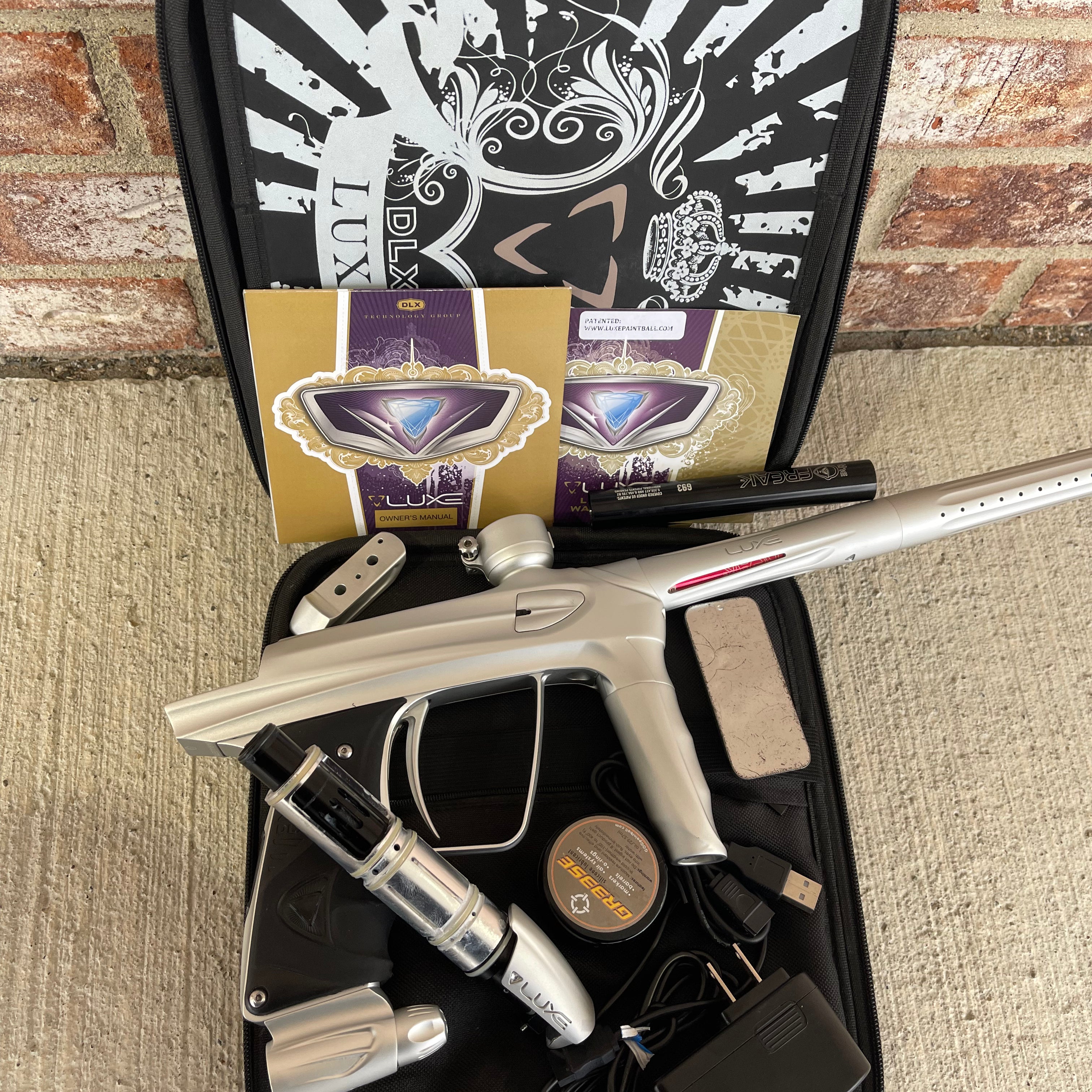 Used DLX Luxe 2.0 Oled Paintball Gun - Pure (Dust Silver)