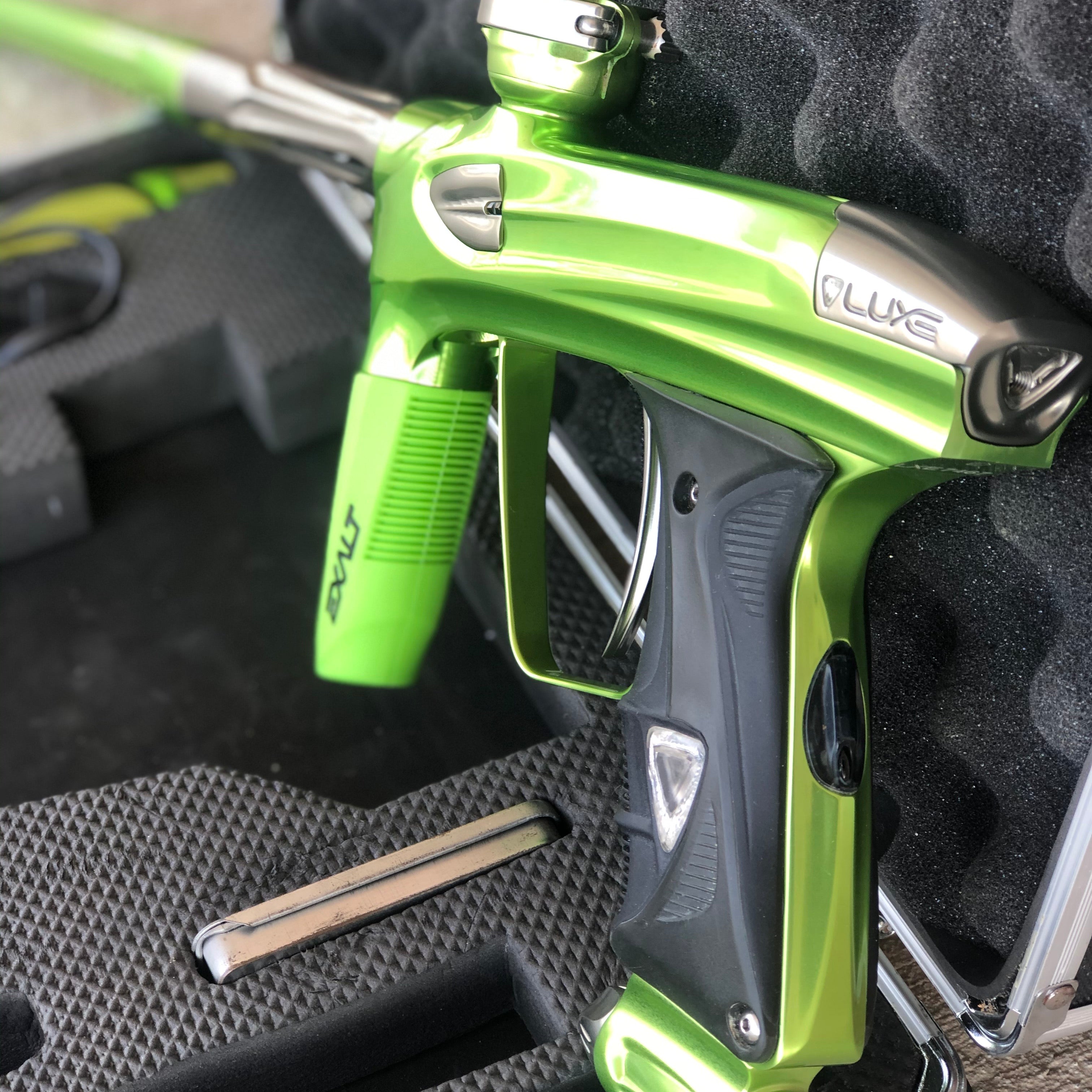 Used DLX Luxe 1.5 Paintball Gun - Gloss Lime/Pewter with 2.0 Core