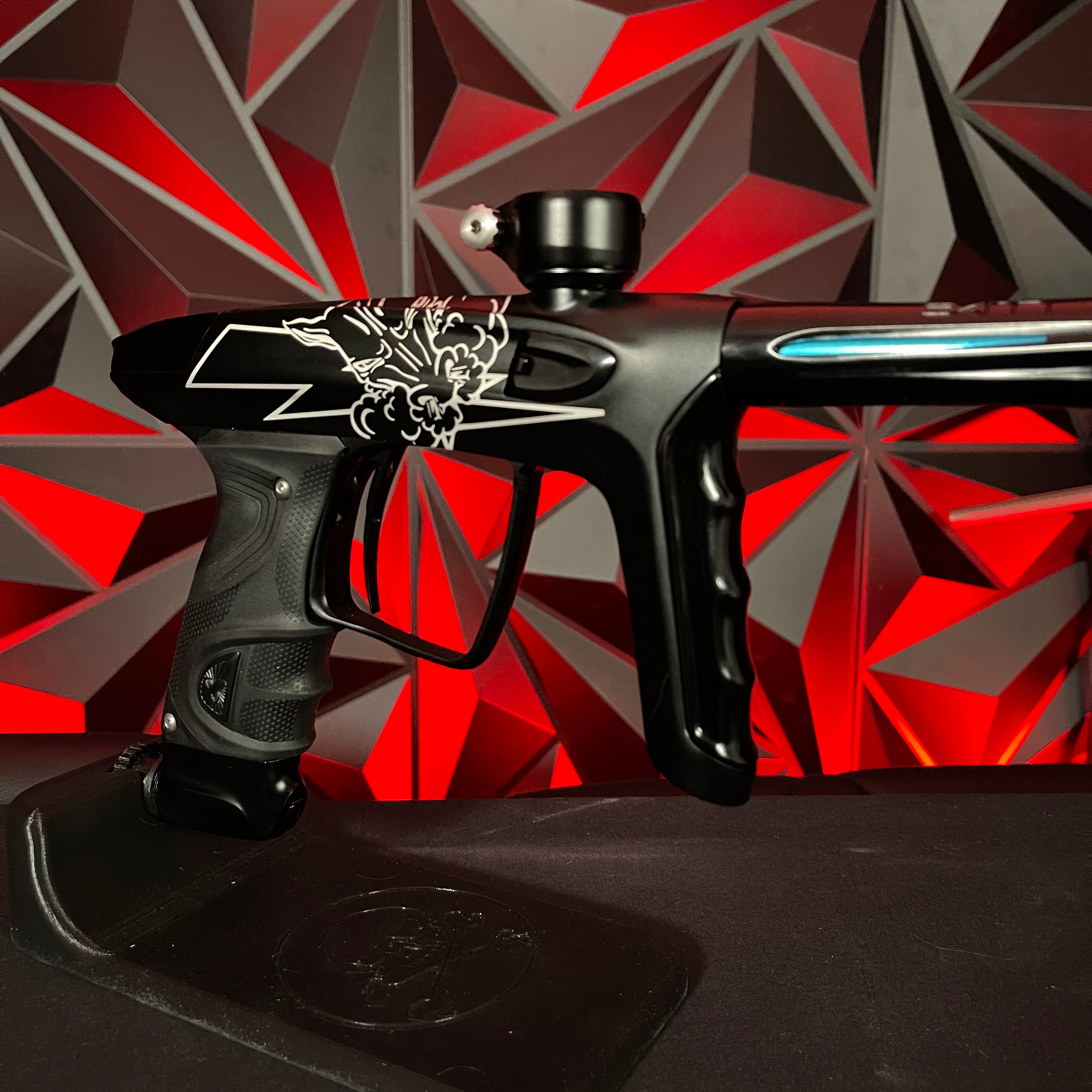 Used DLX Luxe TM40 Paintball Gun - LE Thunderhorse