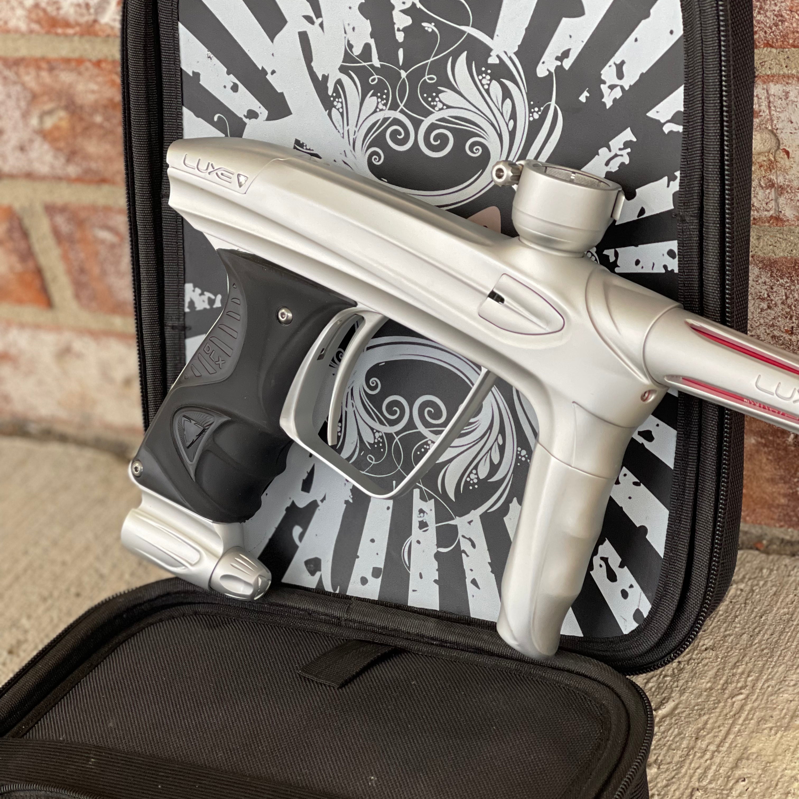 Used DLX Luxe 2.0 Oled Paintball Gun - Pure (Dust Silver)