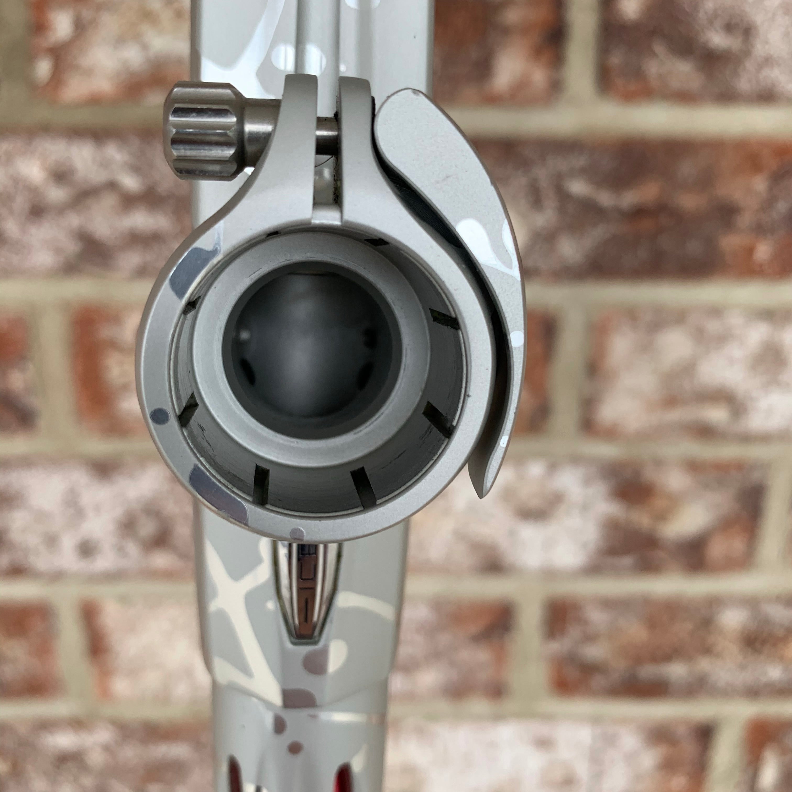 Used DLX Luxe Ice Paintball Gun - Silver 3D Splash