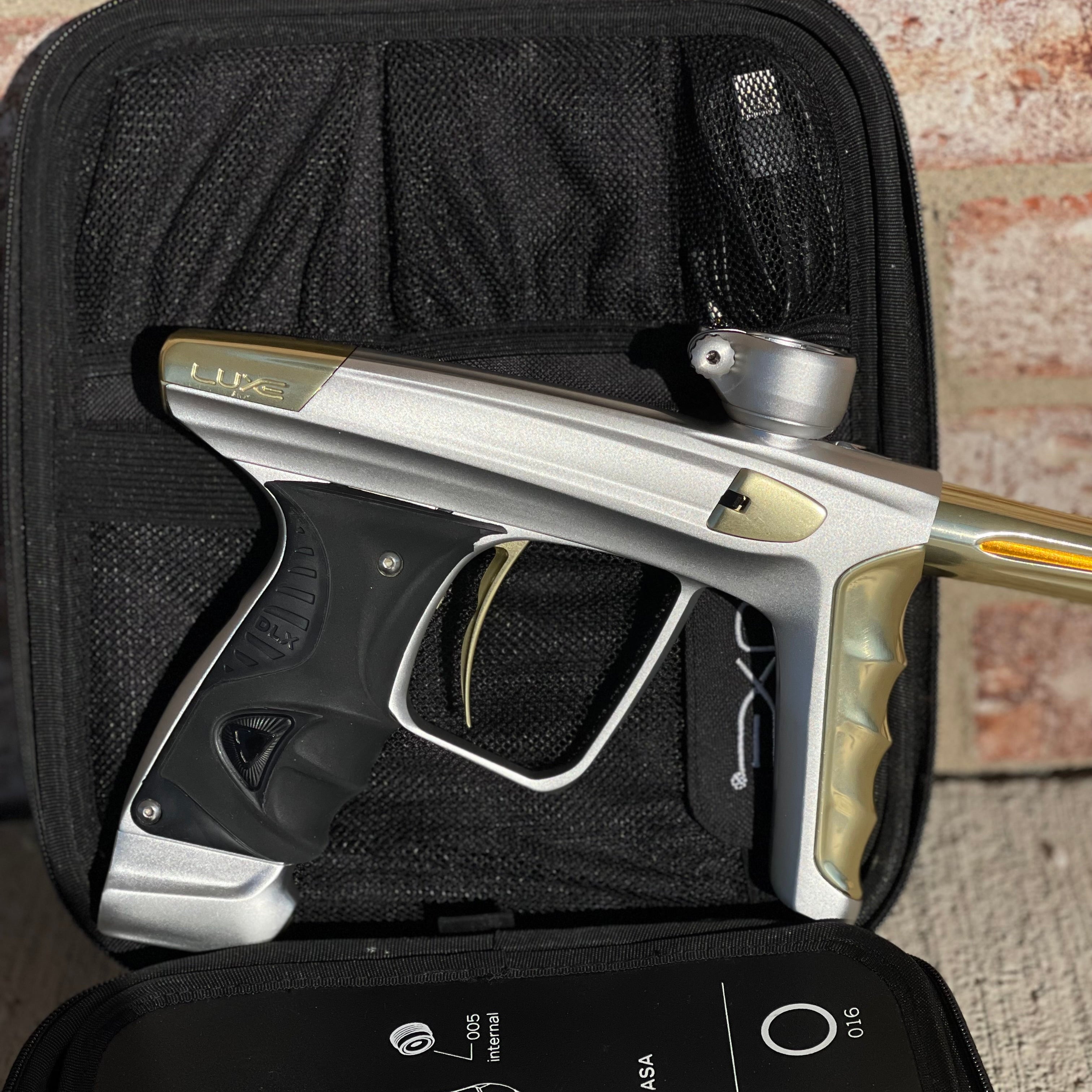 Used DLX Luxe X Paintball Gun - Dust White/Polished Gold