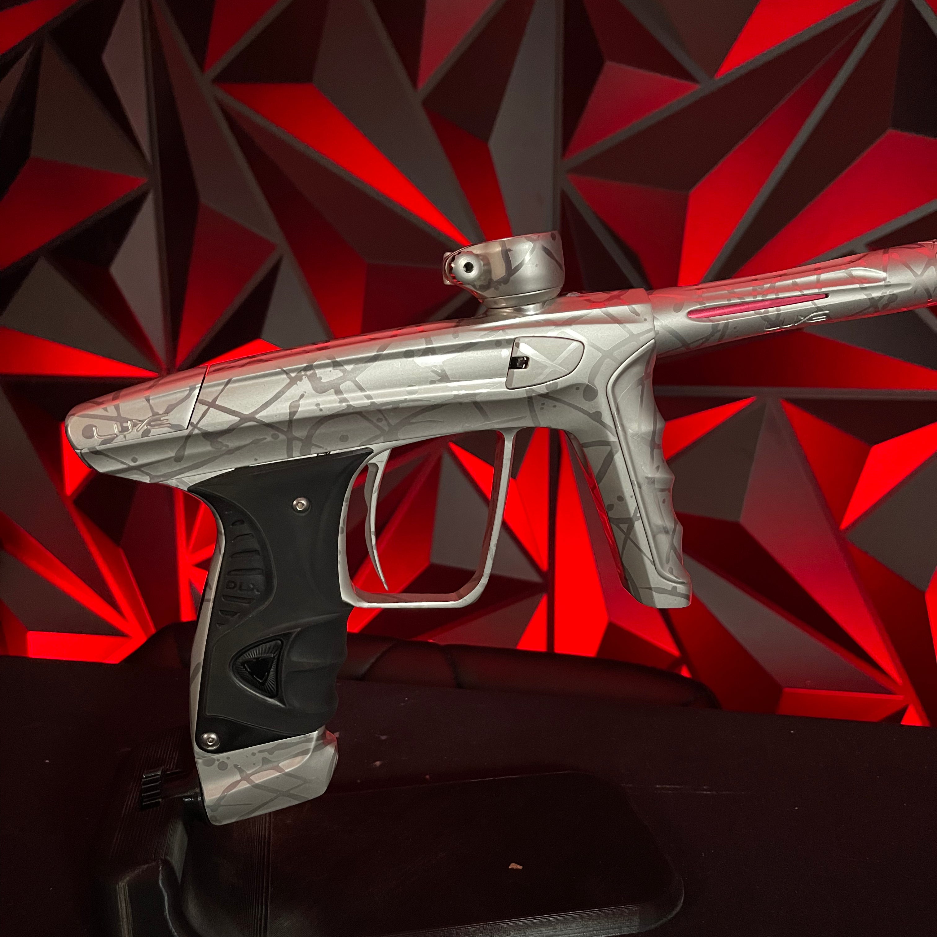 Used DLX Luxe X Paintball Gun - Silver Splash