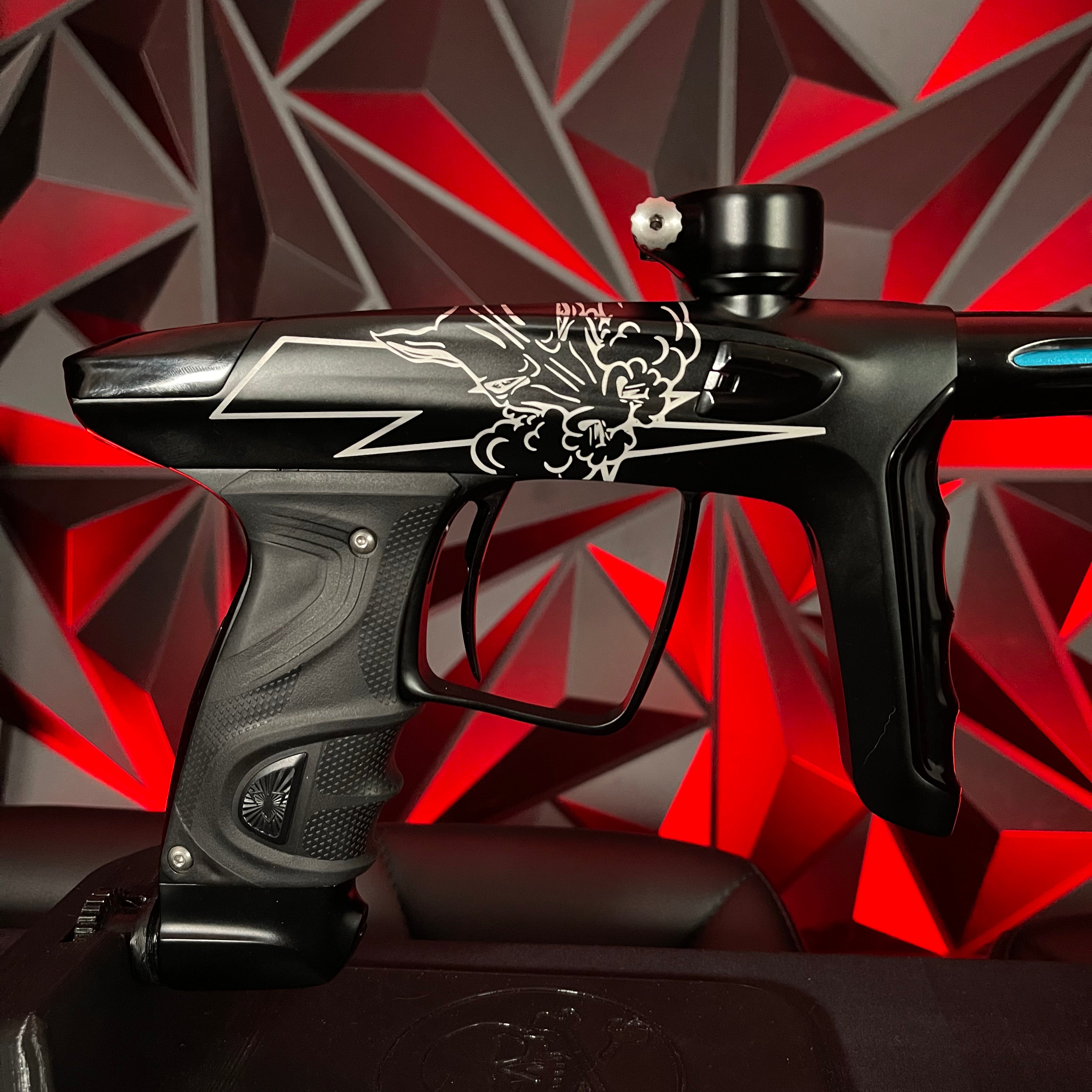 Used DLX Luxe TM40 Paintball Gun - LE Thunderhorse