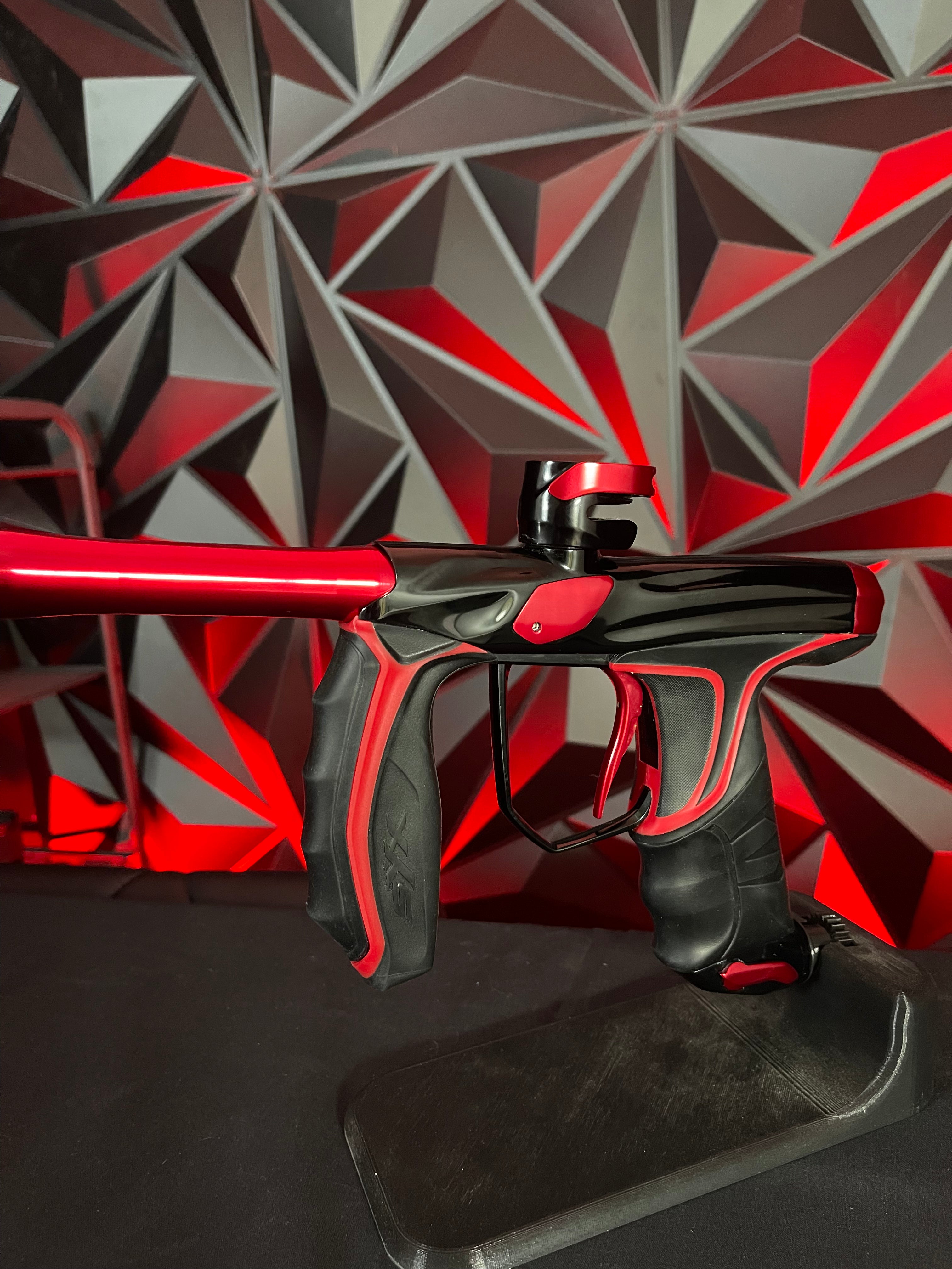 Used Empire Syx Paintball Gun - Polished Black/Red