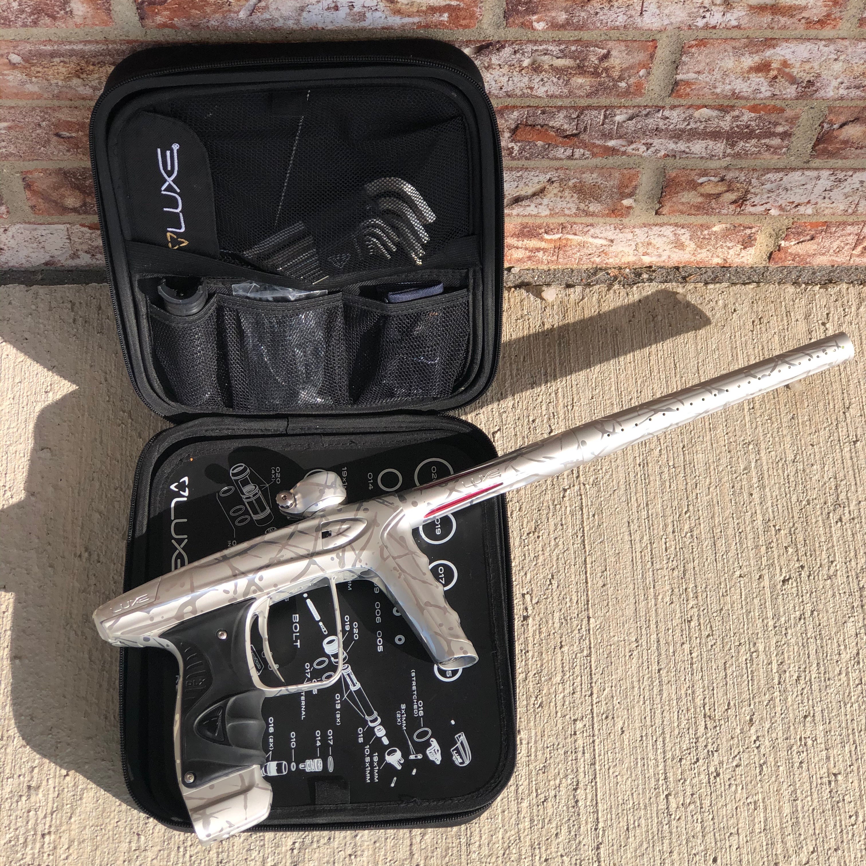 Used DLX Luxe ICE Paintball Gun - Dust Silver Pure 3D Splash